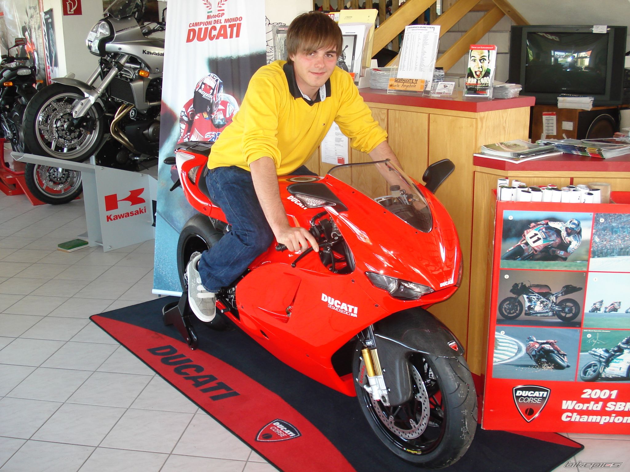 2008 DUCATI DESMOSEDICI RR | Picture 1545276 motorcycle photo