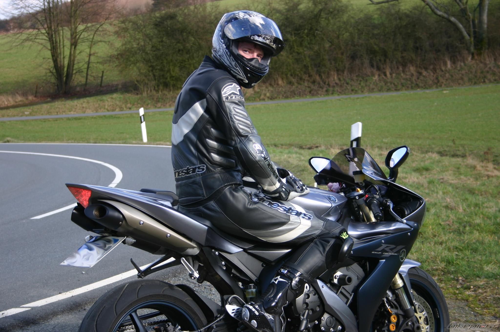 2005 YAMAHA YZF R1 | Picture 1545350 motorcycle photo