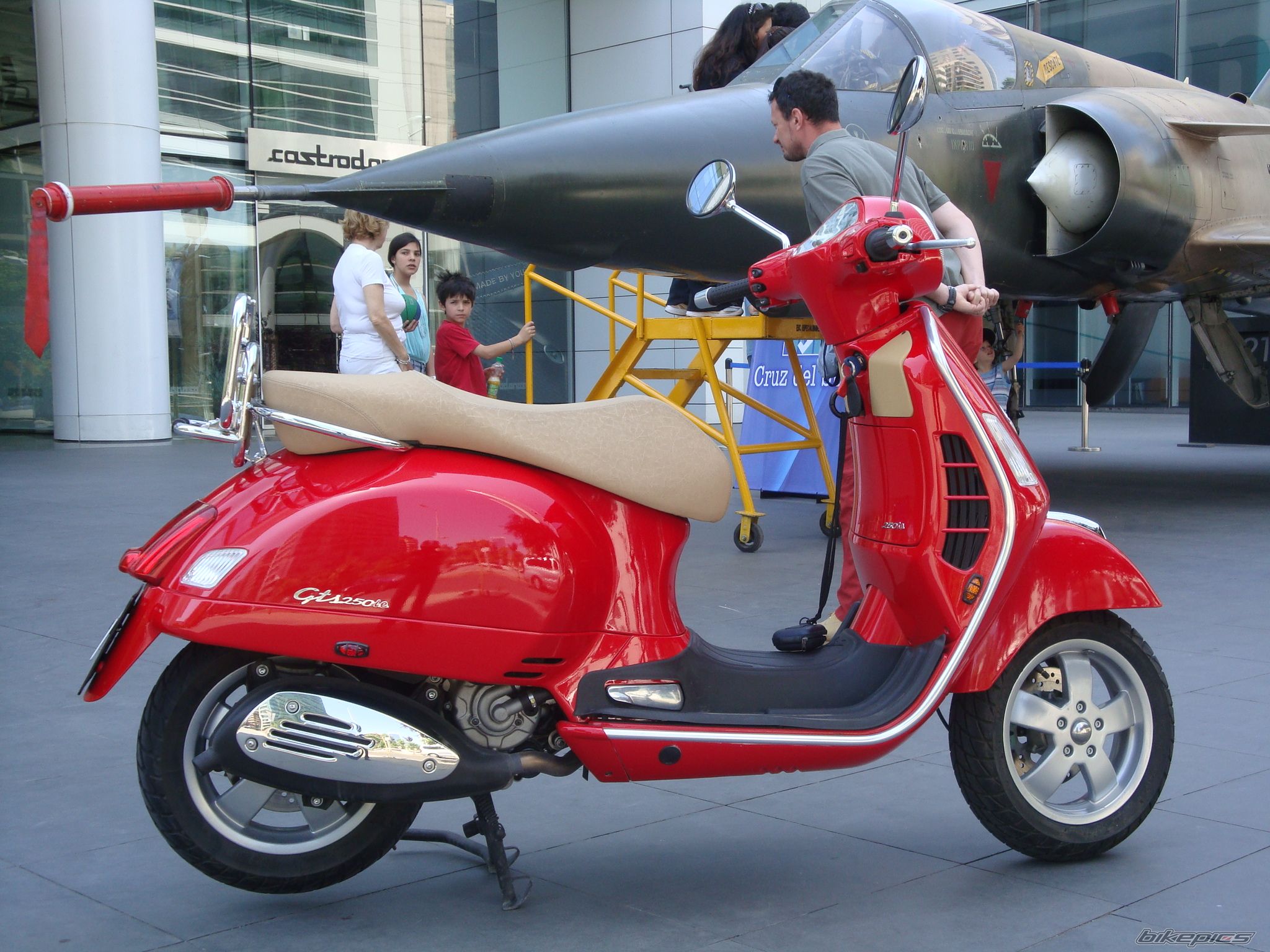 2009 VESPA GTS 250 | Picture 1547557 motorcycle photo