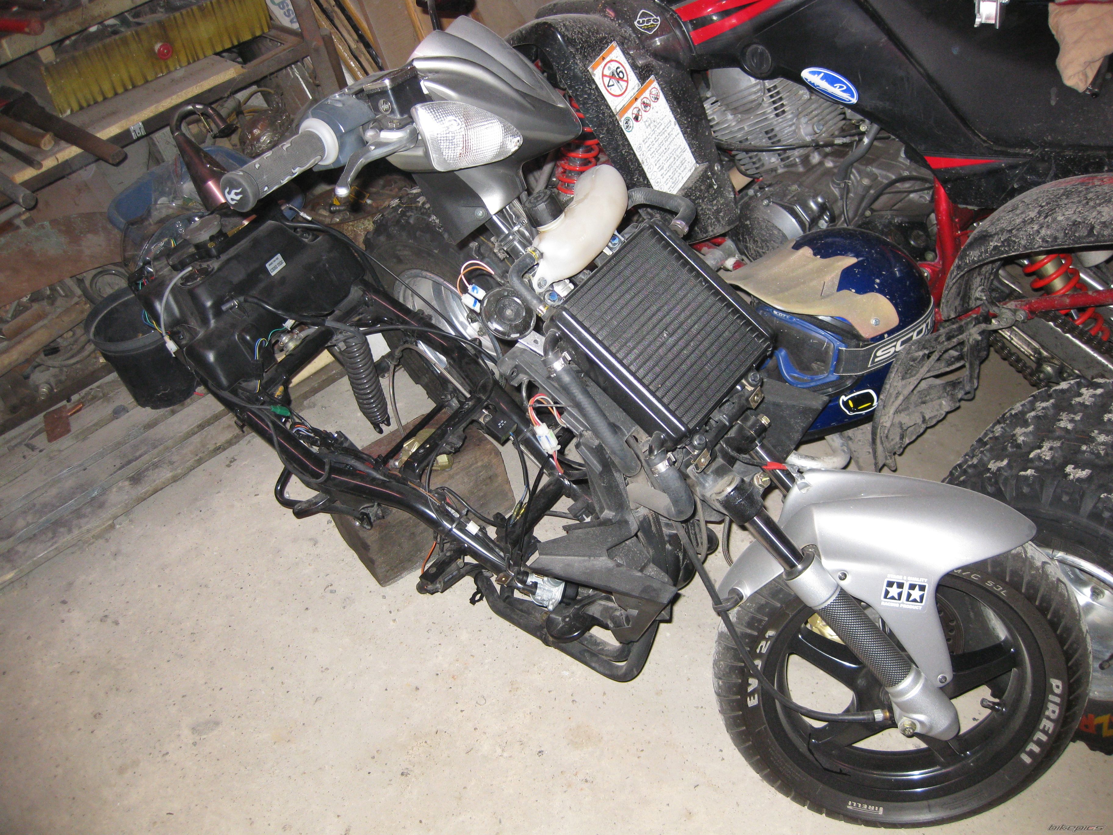 2006 YAMAHA AEROX 50 | Picture 1548827 motorcycle photo