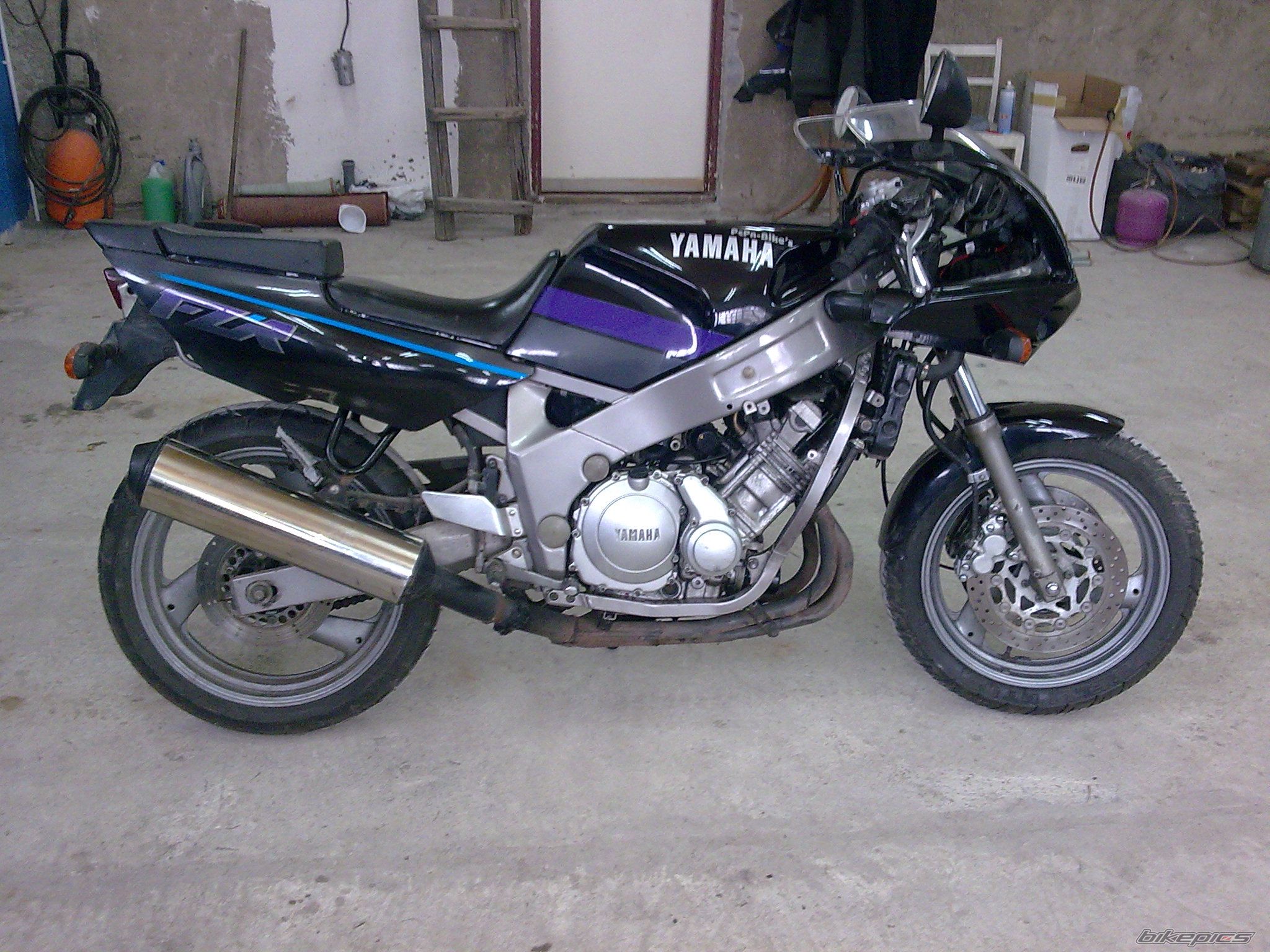 1992 YAMAHA FZR 600 | Picture 1549026 motorcycle photo