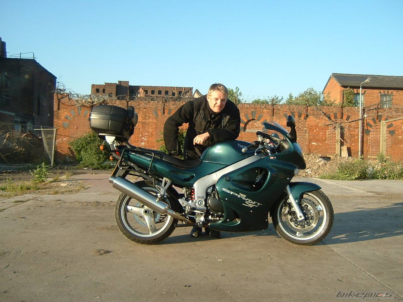2004 TRIUMPH SPRINT ST | Picture 154955 motorcycle photo