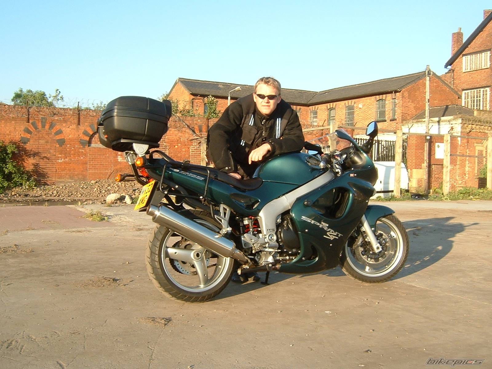 2004 TRIUMPH SPRINT ST | Picture 154957 motorcycle photo