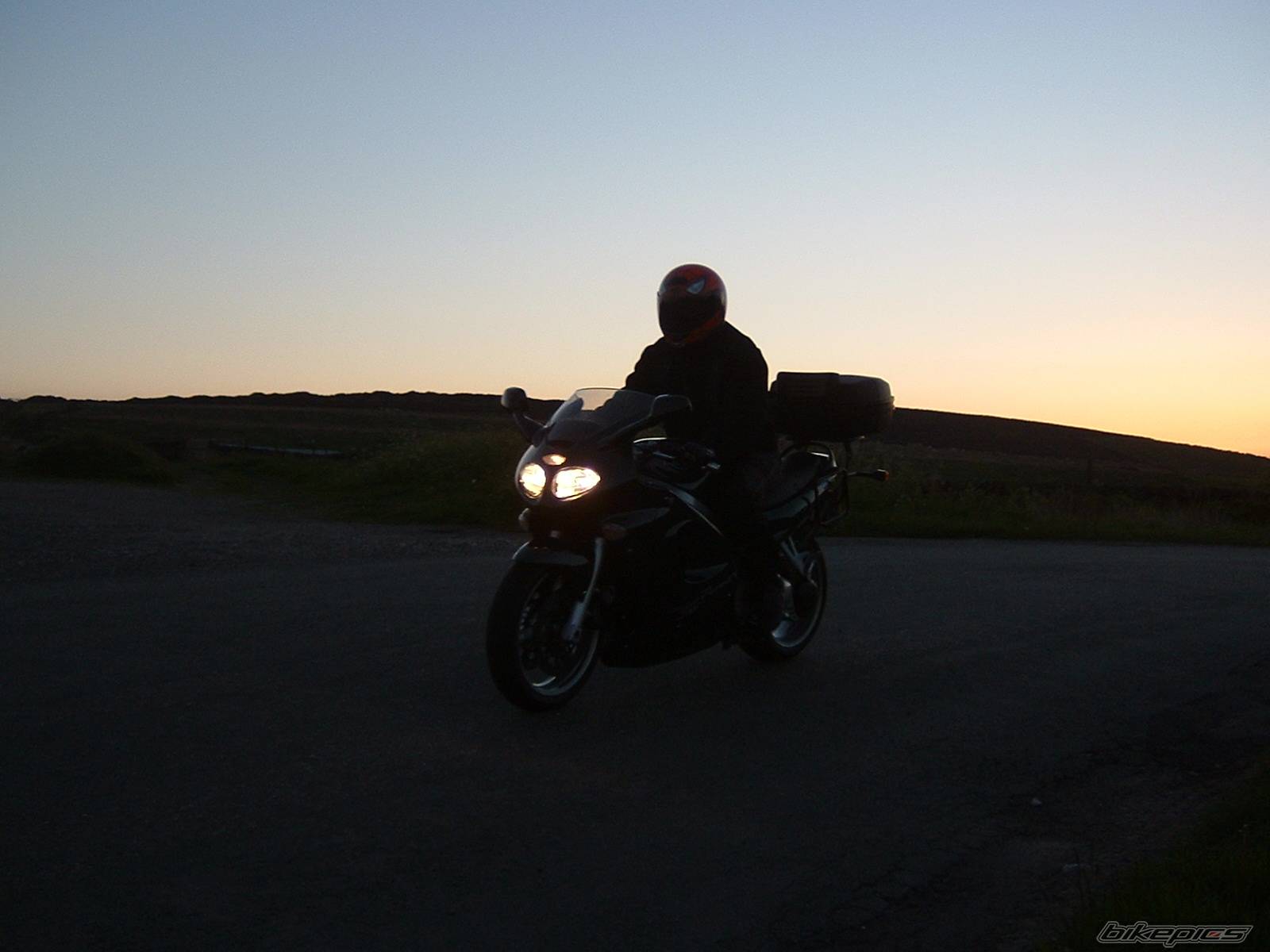 2004 TRIUMPH SPRINT ST | Picture 154965 motorcycle photo