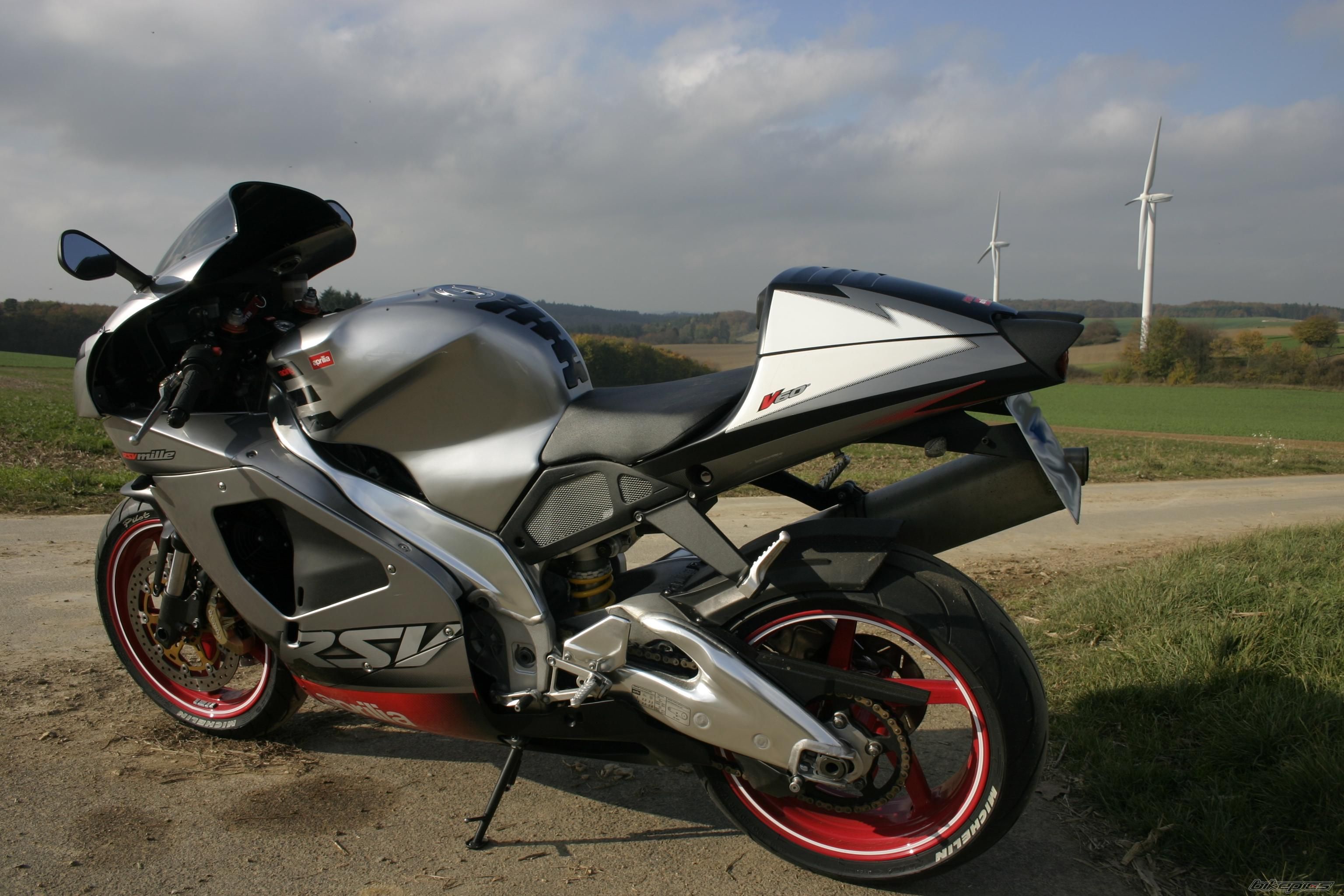 2003 APRILIA RSV 1000 MILLE | Picture 1552670 motorcycle photo