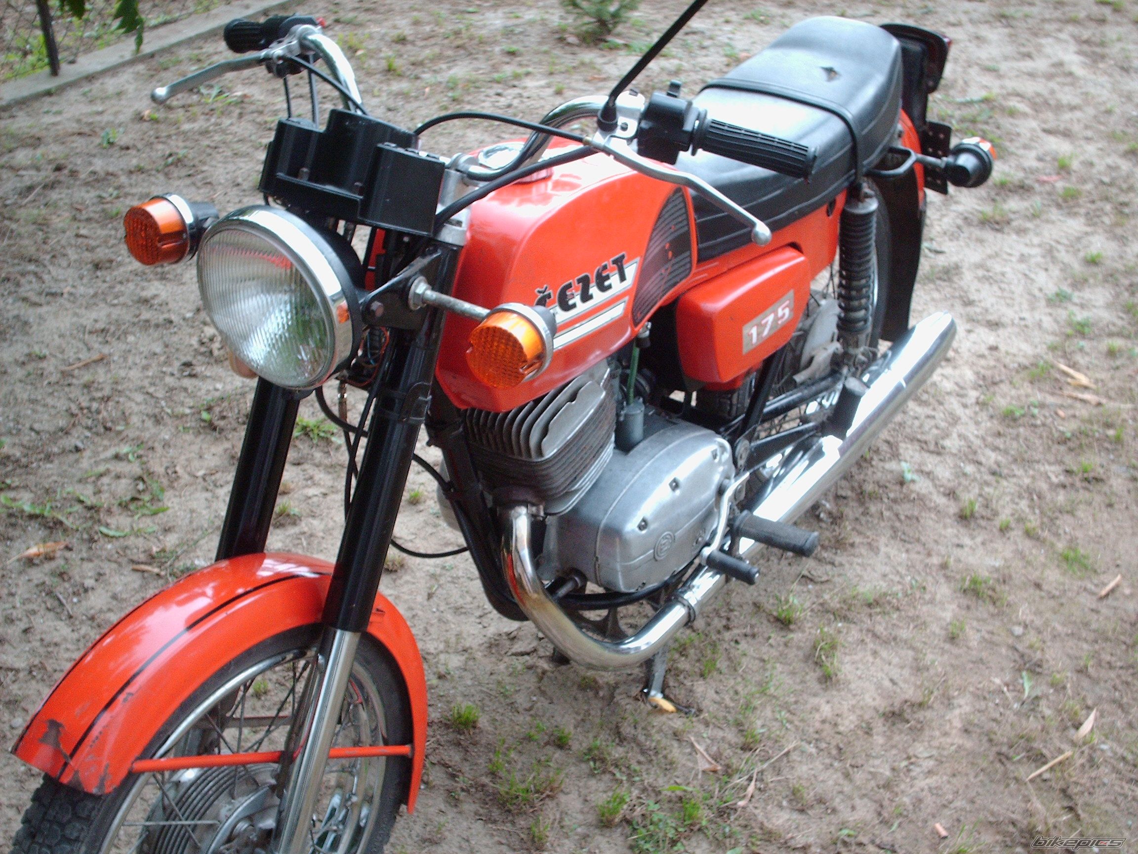 1987 CZ 175 | Picture 1554299 motorcycle photo