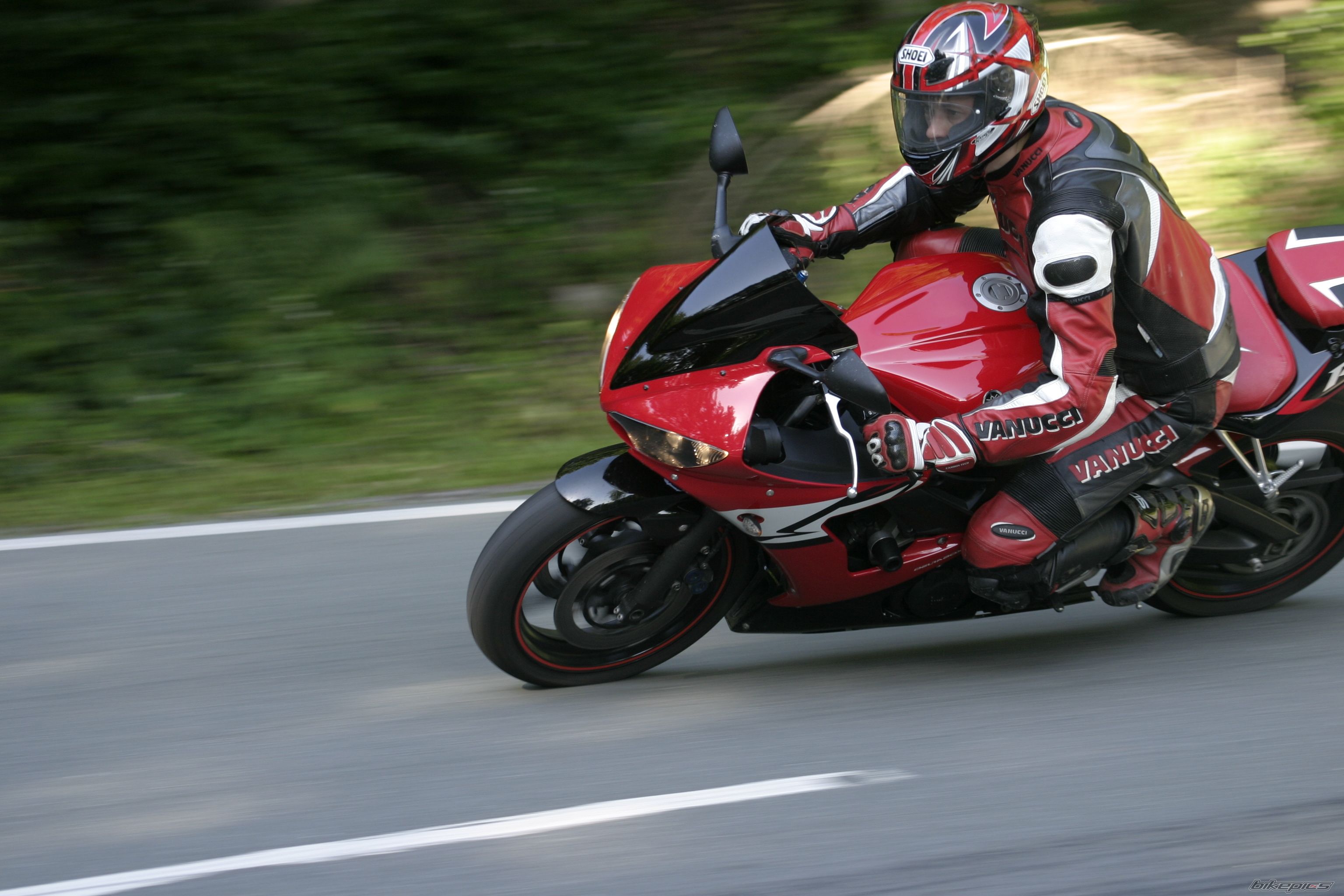 2005 YAMAHA YZF R6 | Picture 1556569 motorcycle photo
