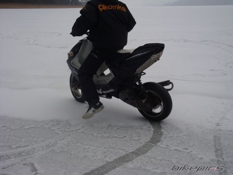 2002 YAMAHA AEROX 50 | Picture 1560348 motorcycle photo