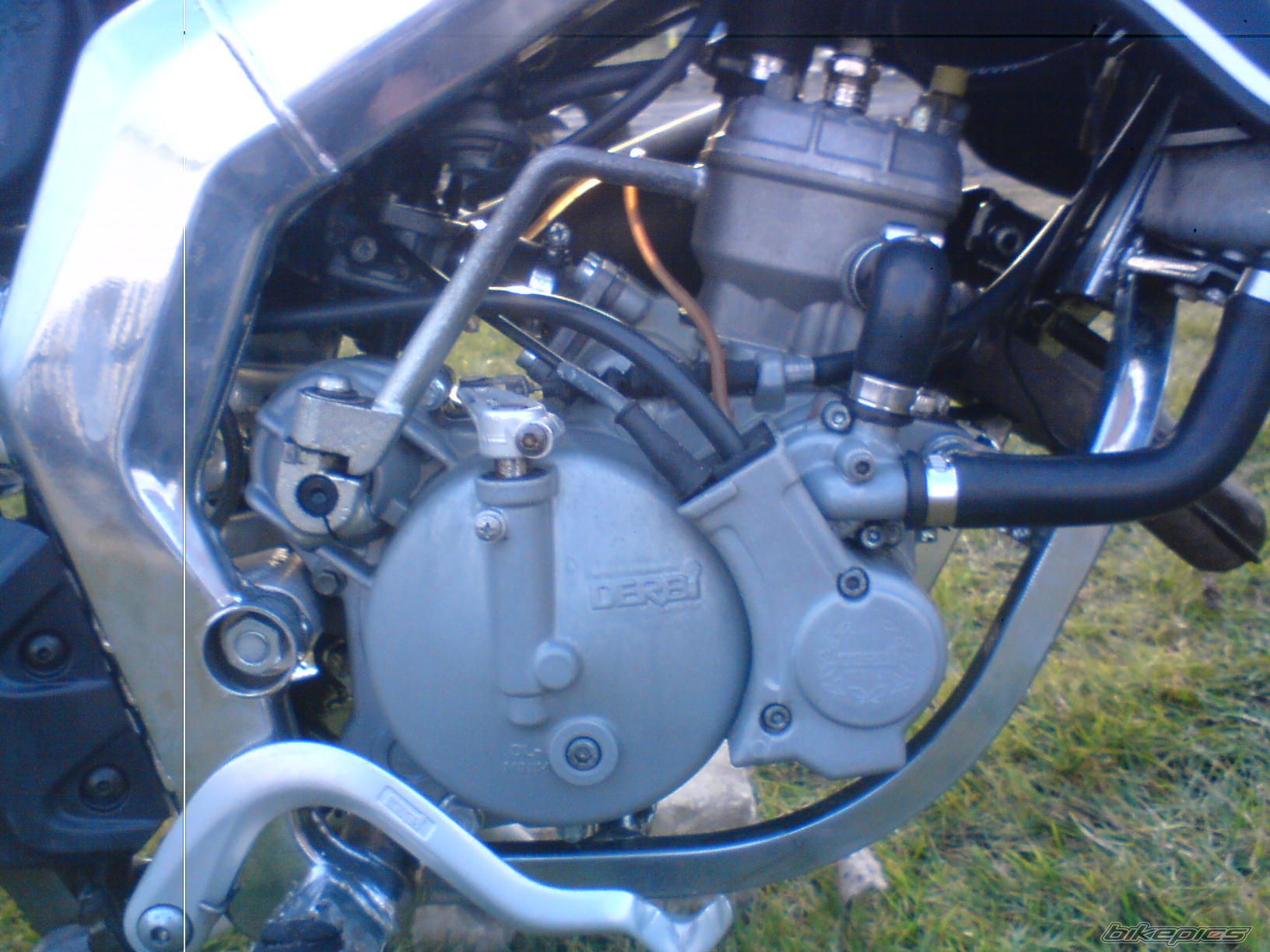 2005 DERBI SENDA DRD PRO SM 50 | Picture 1566404 motorcycle photo
