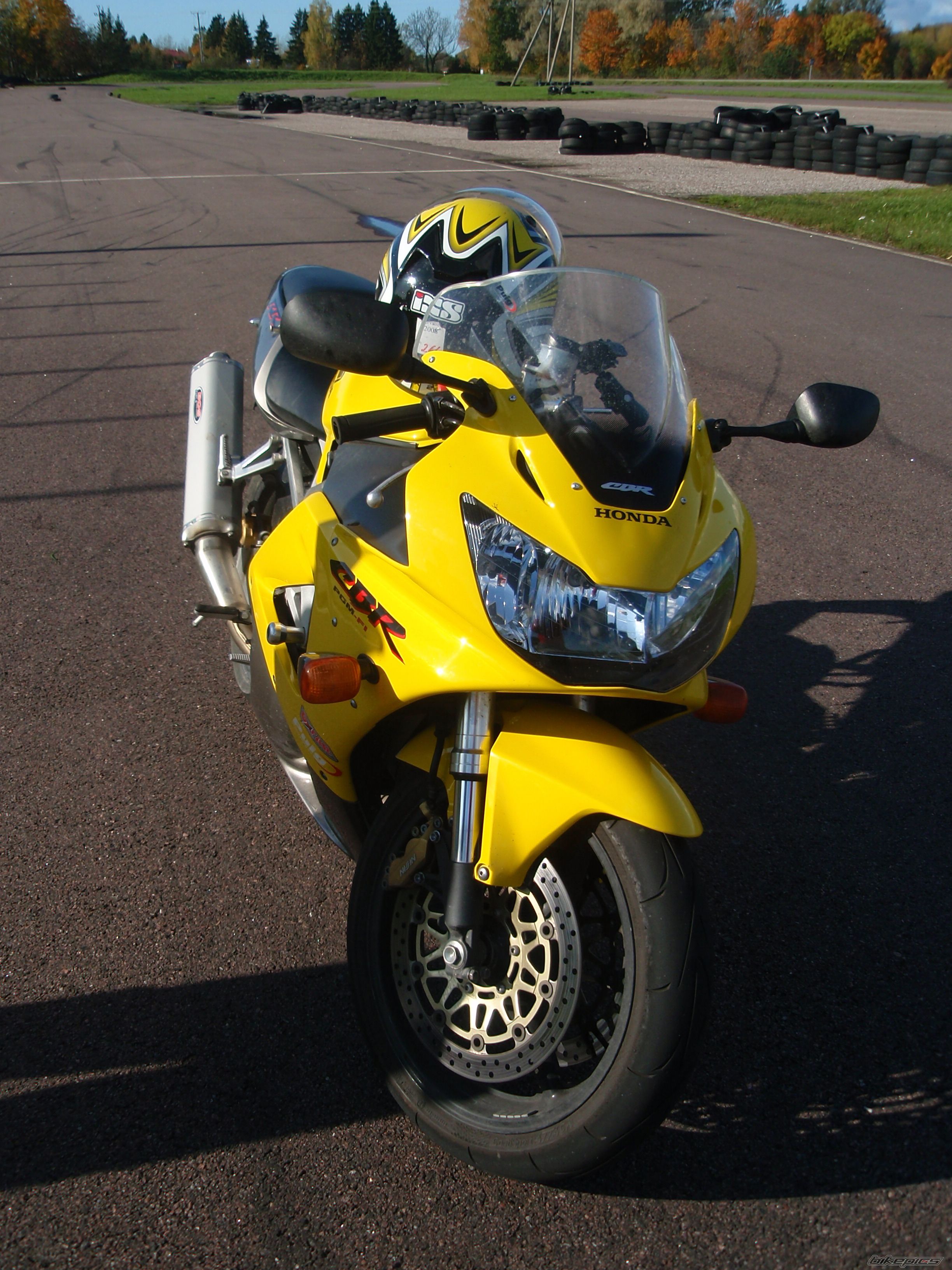 2001 HONDA CBR 900 | Picture 1572504 motorcycle photo