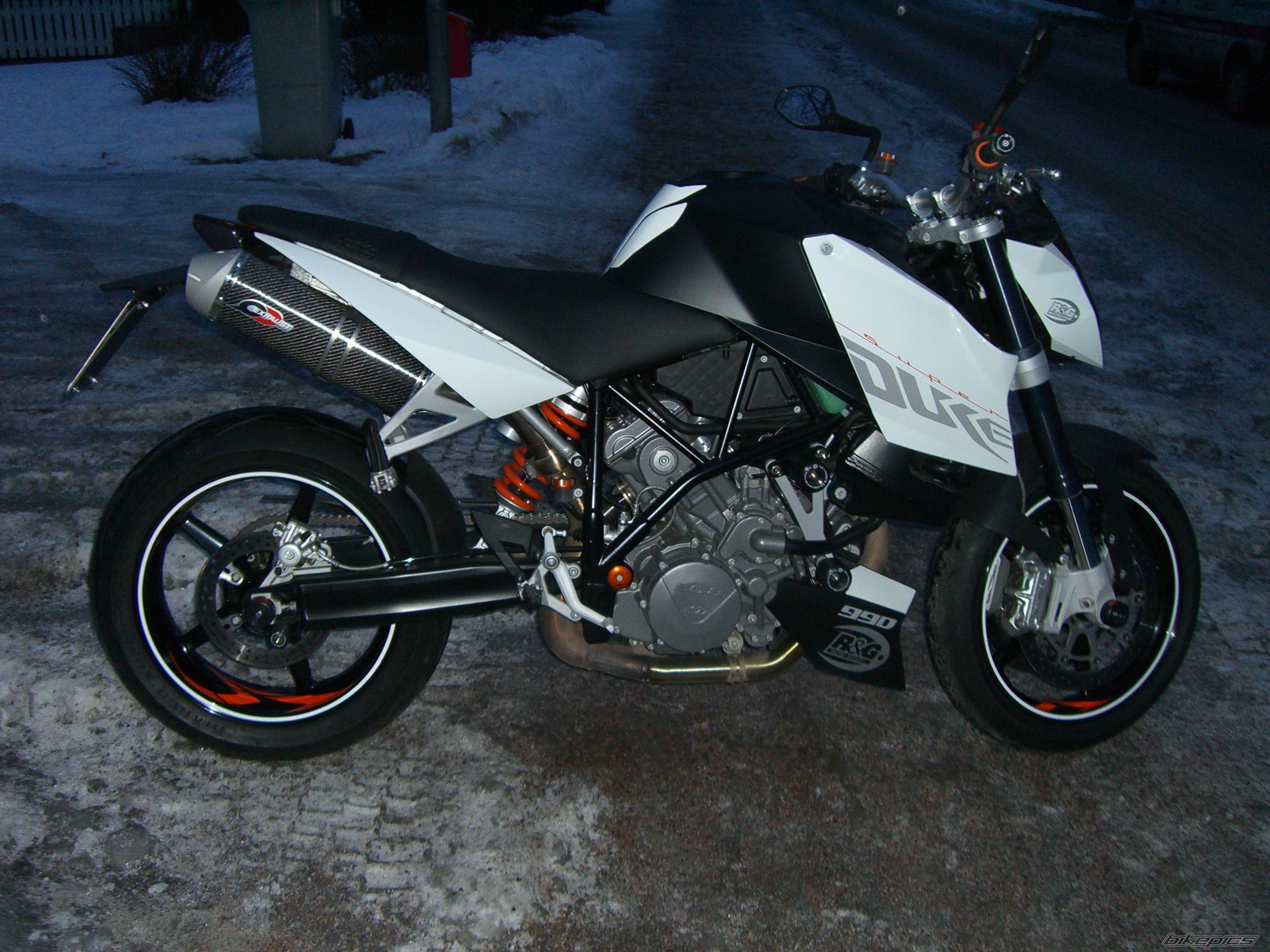2008 KTM 990 SUPERDUKE | Picture 1575996 motorcycle photo