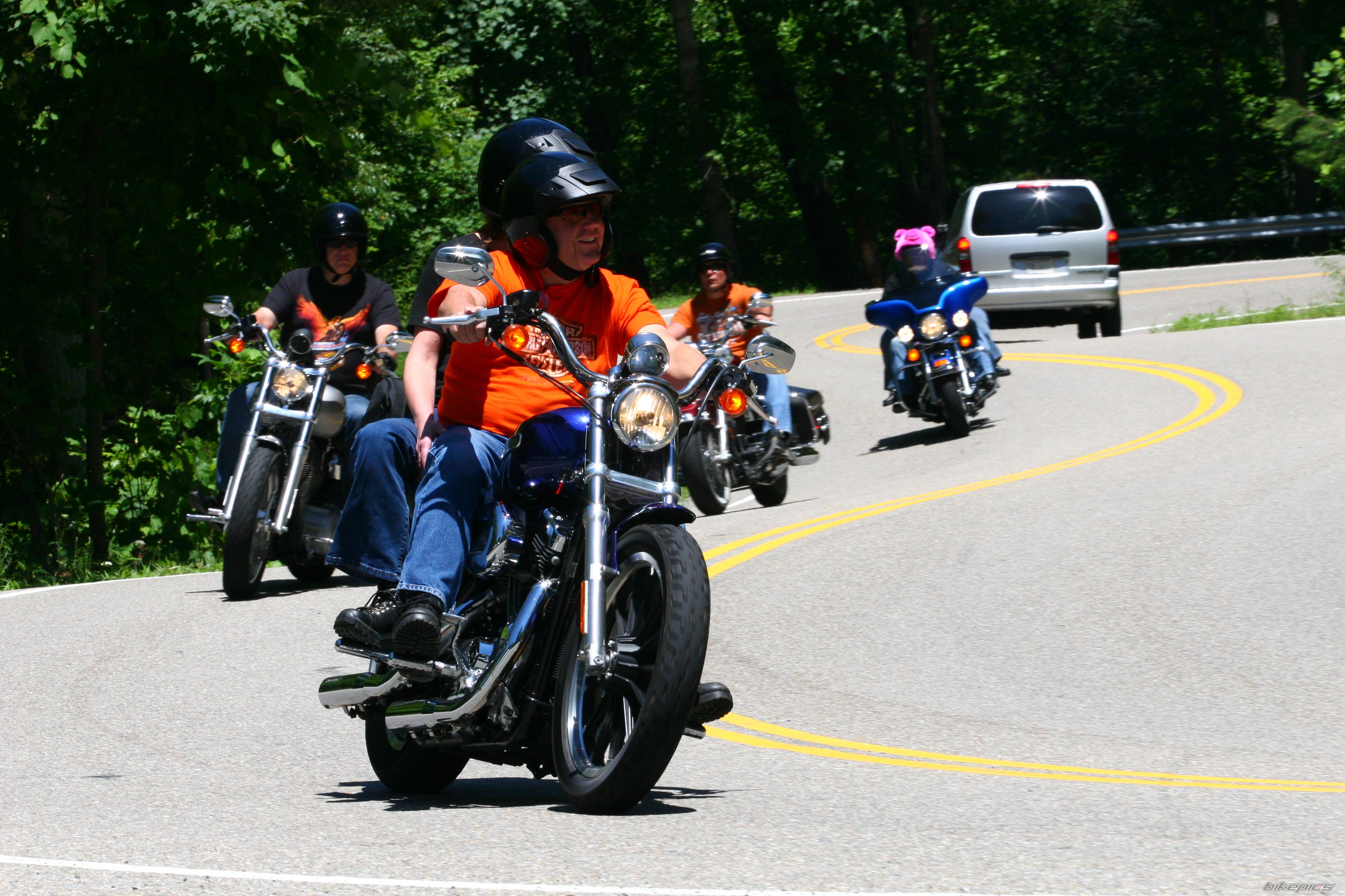 2006 HARLEY DAVIDSON XL 1200 C | Picture 1576940 motorcycle photo