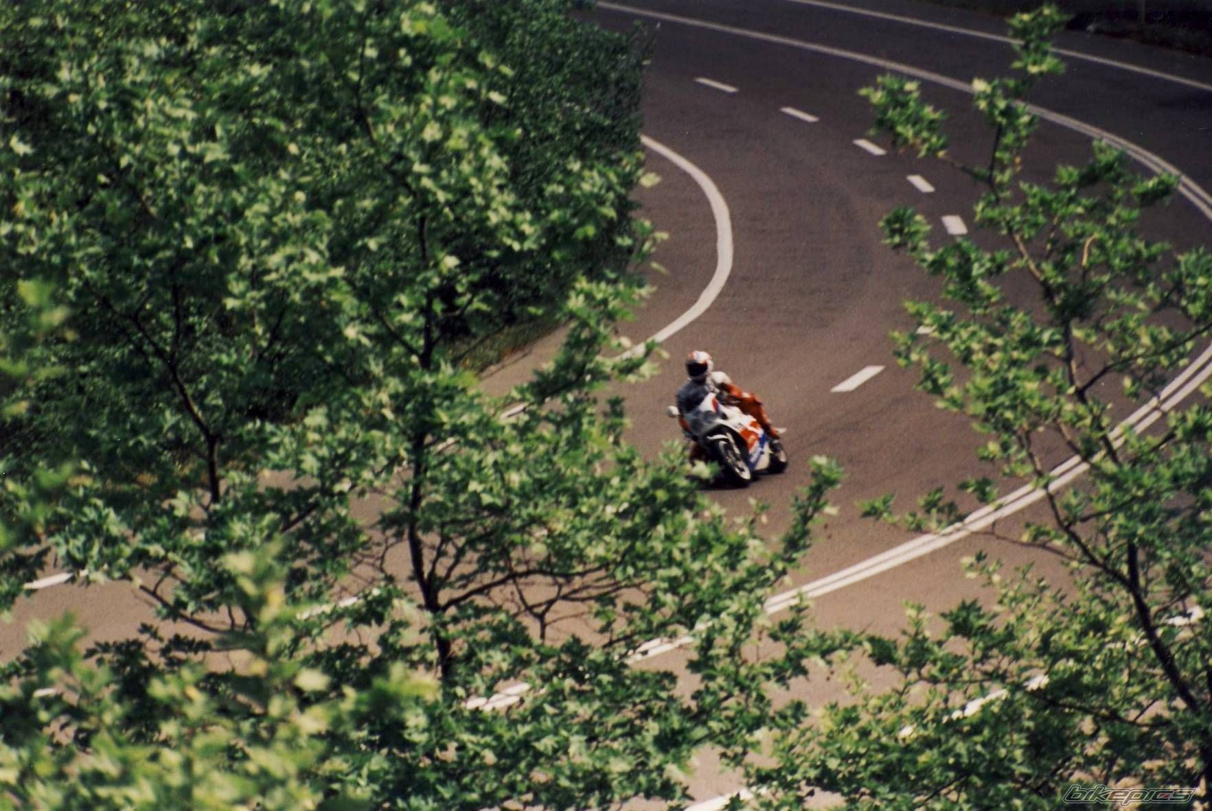 1989 YAMAHA FZR 1000 | Picture 1577267 motorcycle photo