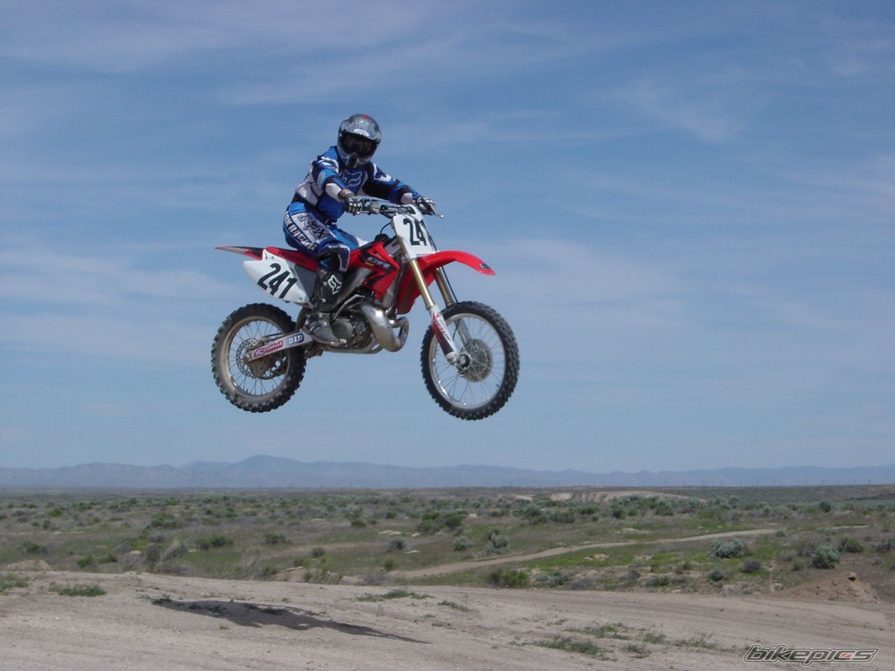 2004 HONDA CR 250 | Picture 1583060 motorcycle photo