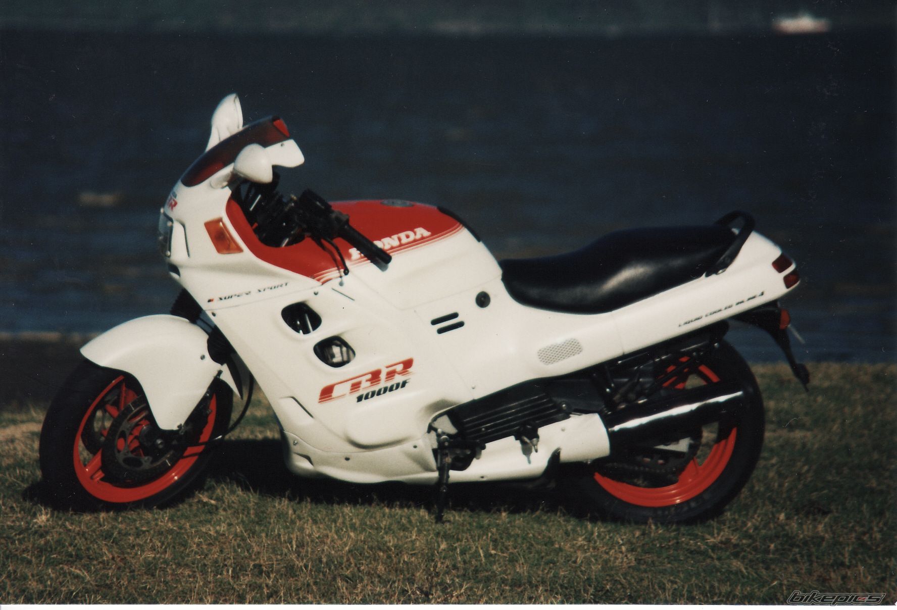 1987 HONDA CBR 1000 F | Picture 1584022 motorcycle photo