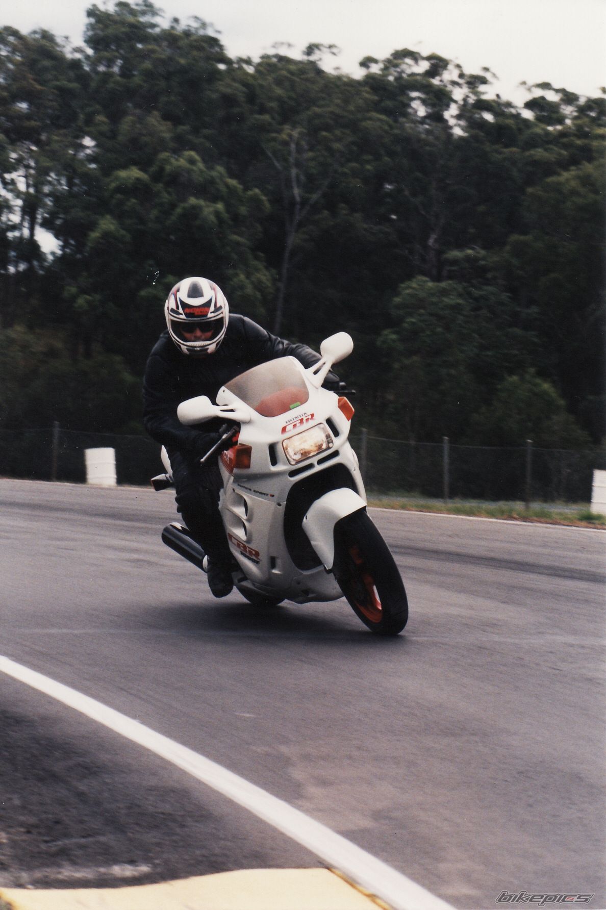 1987 HONDA CBR 1000 F | Picture 1584029 motorcycle photo