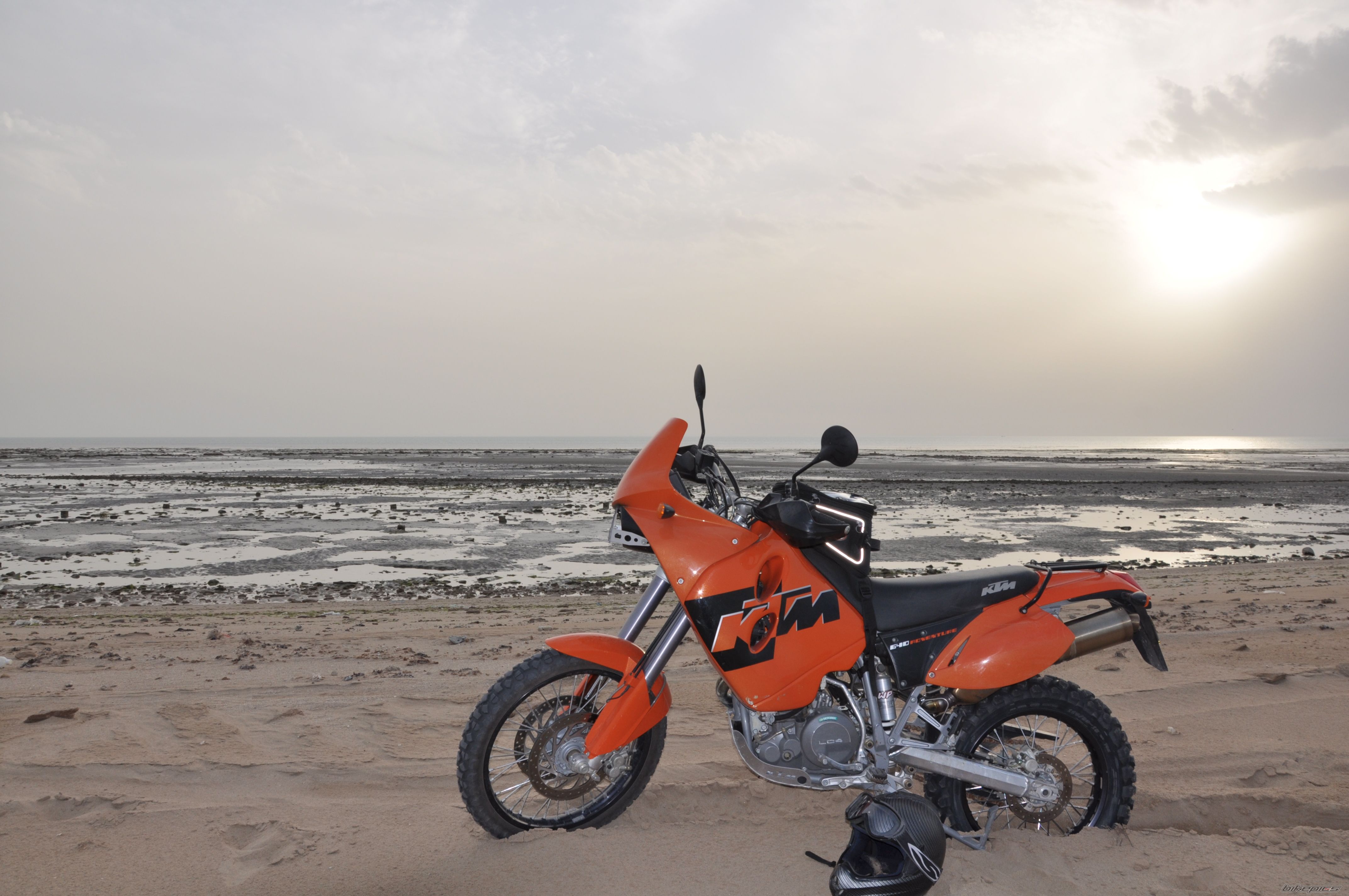 2010 KTM 640 ADVENTURE R | Picture 1585115 motorcycle photo
