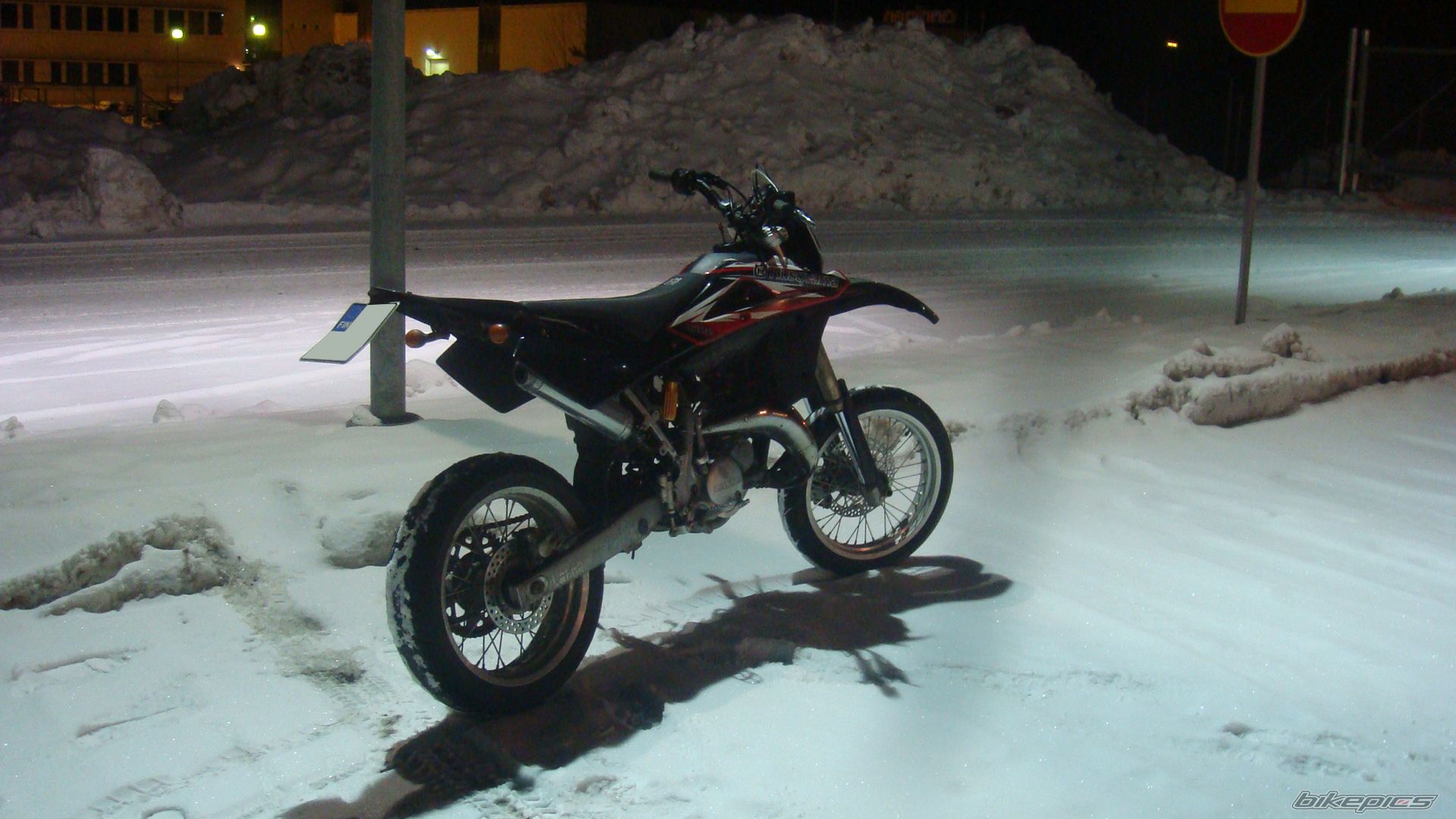 2008 HUSQVARNA WRE 125 | Picture 1585445 motorcycle photo