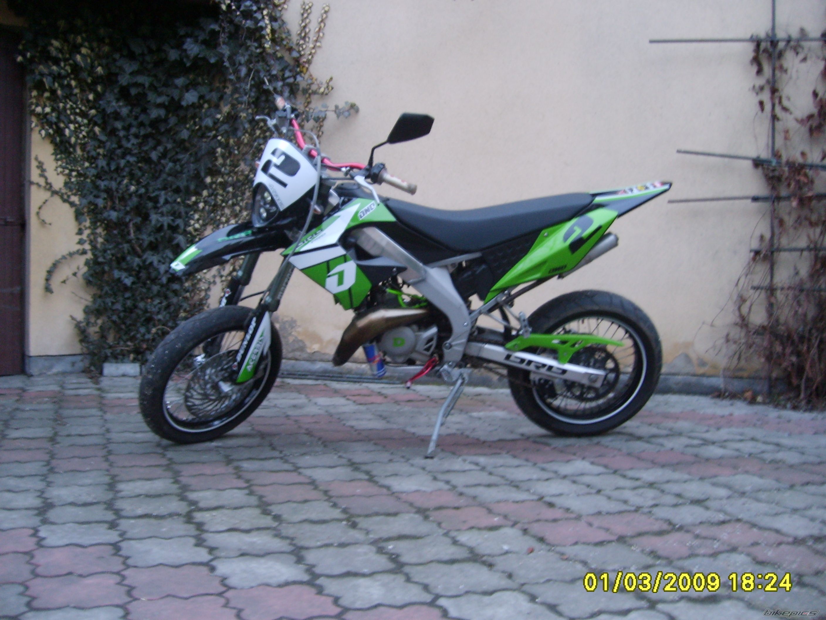 2007 DERBI SENDA DRD PRO SM 50 | Picture 1586526 motorcycle photo