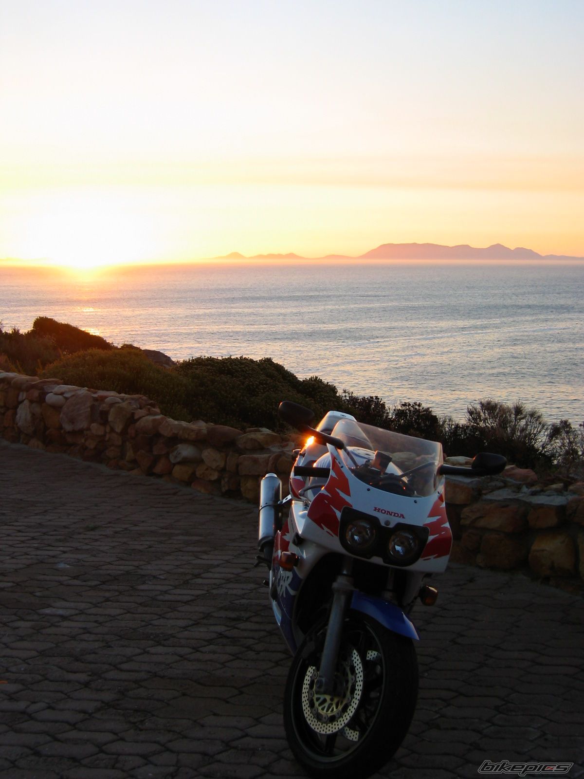 1993 HONDA CBR 400 | Picture 1586589 motorcycle photo