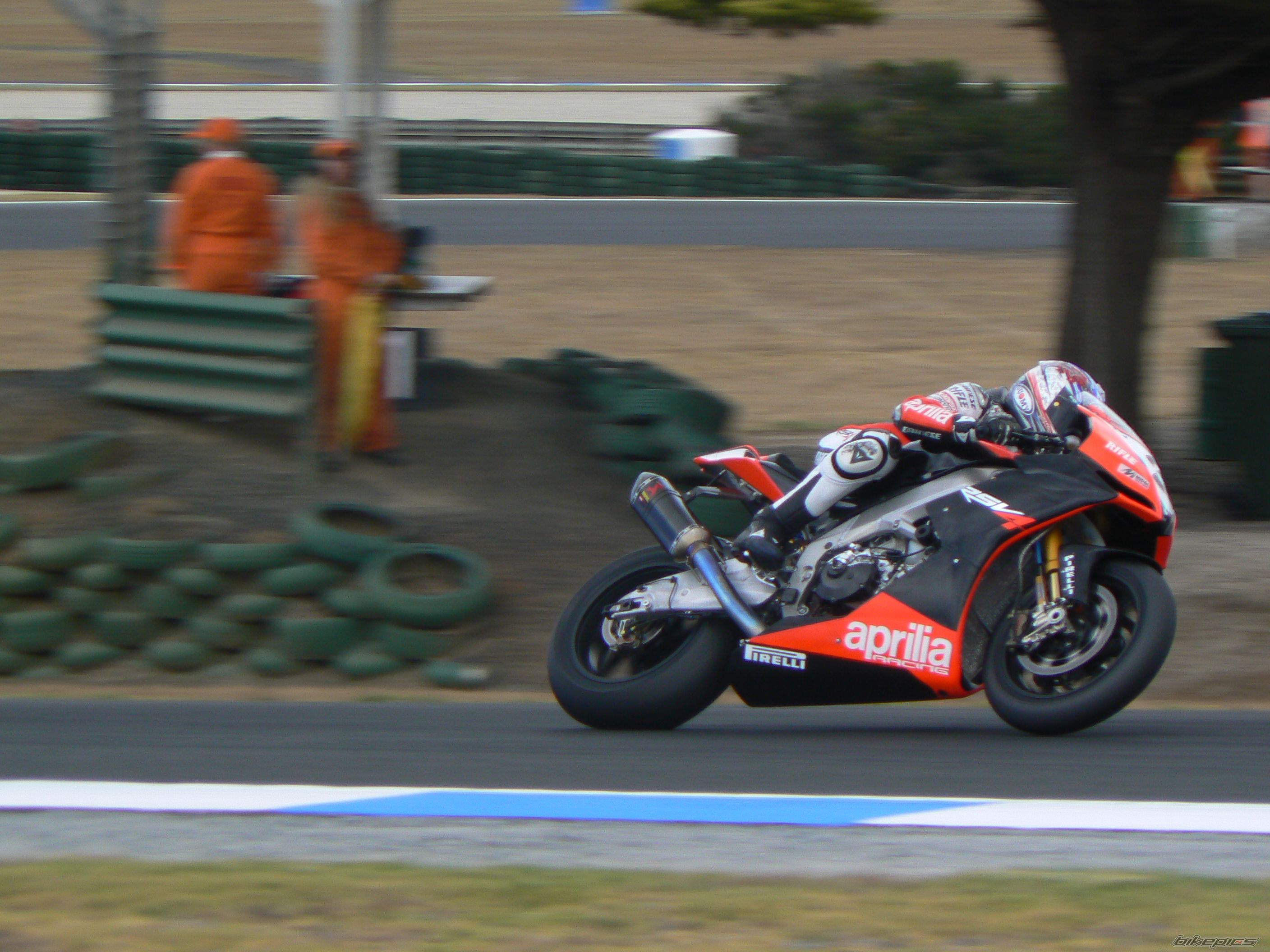 2009 APRILIA RSV MILLE FACTORY | Picture 1587004 motorcycle photo