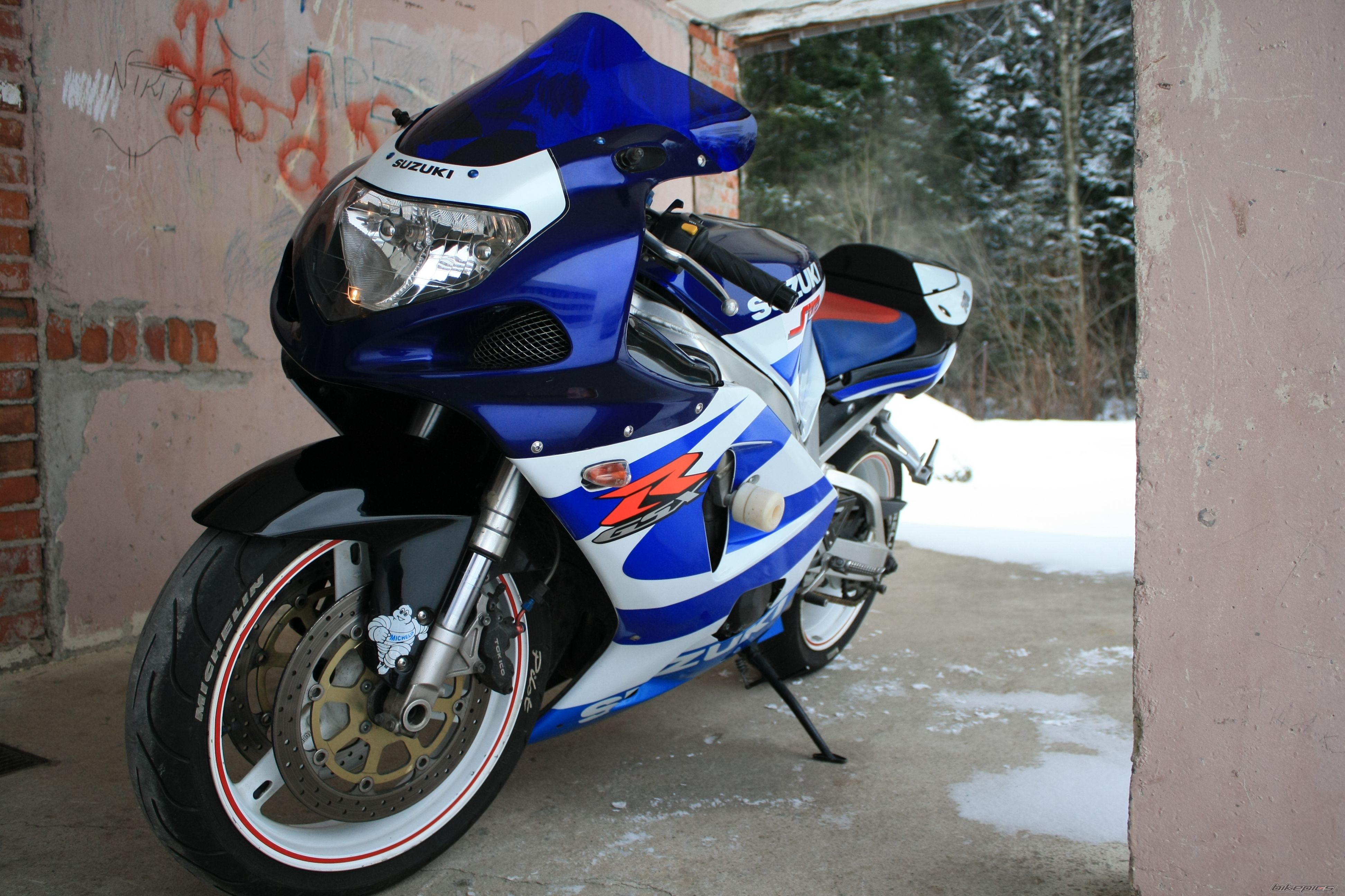2000 SUZUKI GSX R 750 | Picture 1587552 motorcycle photo