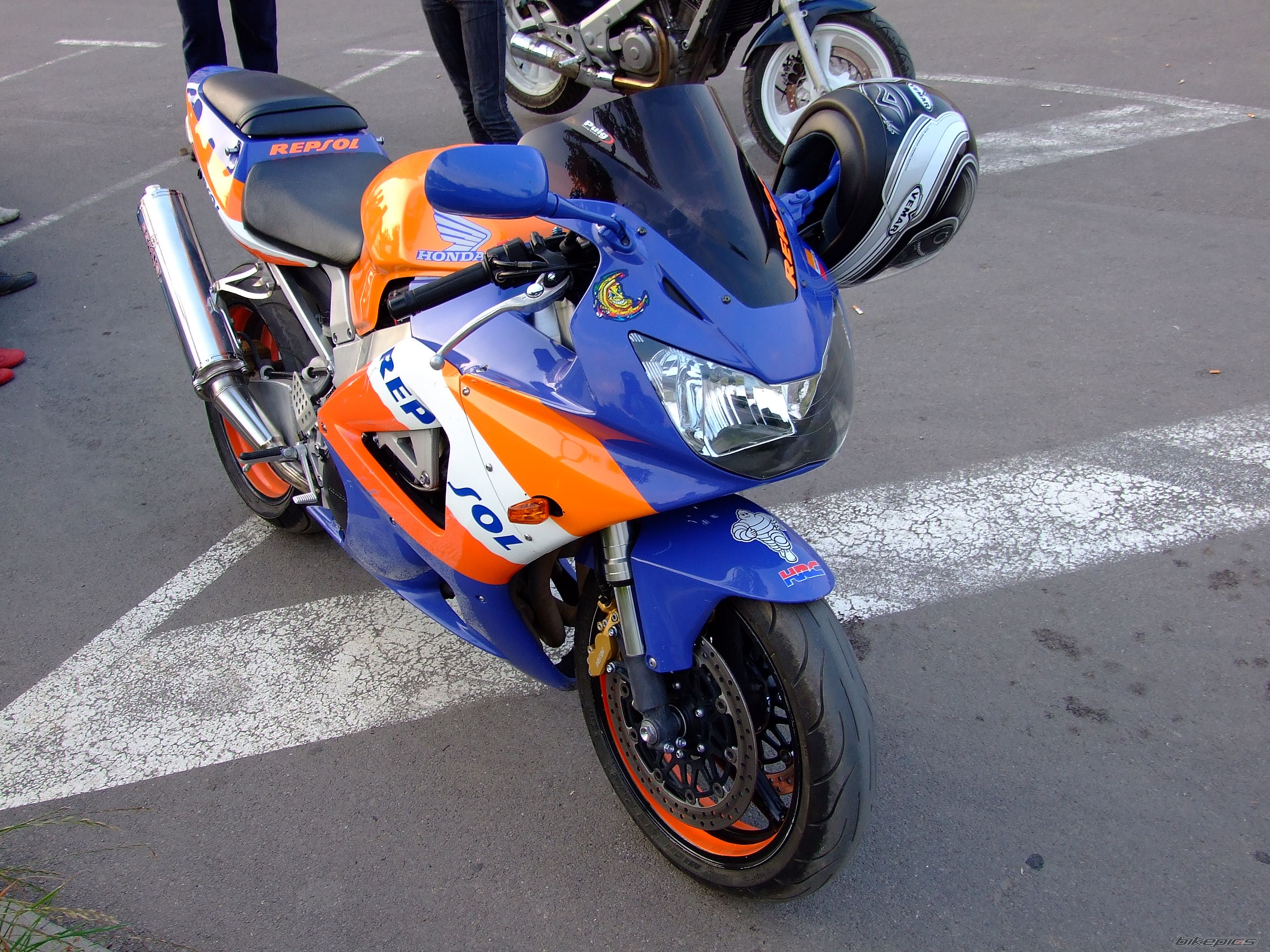 2001 HONDA CBR 900 | Picture 1588745 motorcycle photo