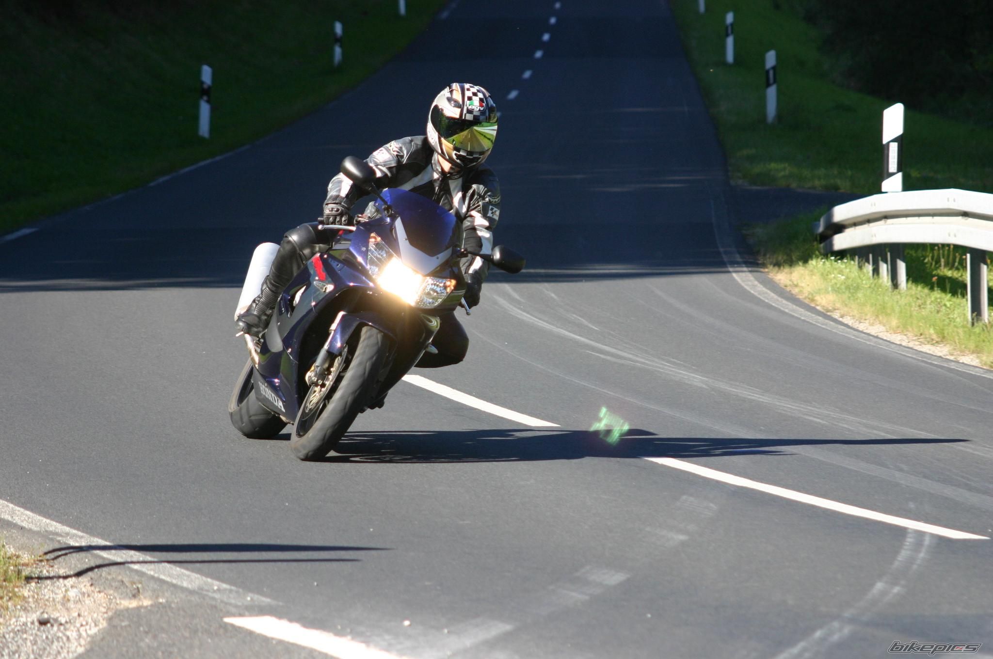 2001 HONDA CBR 900RR FIREBLADE | Picture 1593121 motorcycle photo