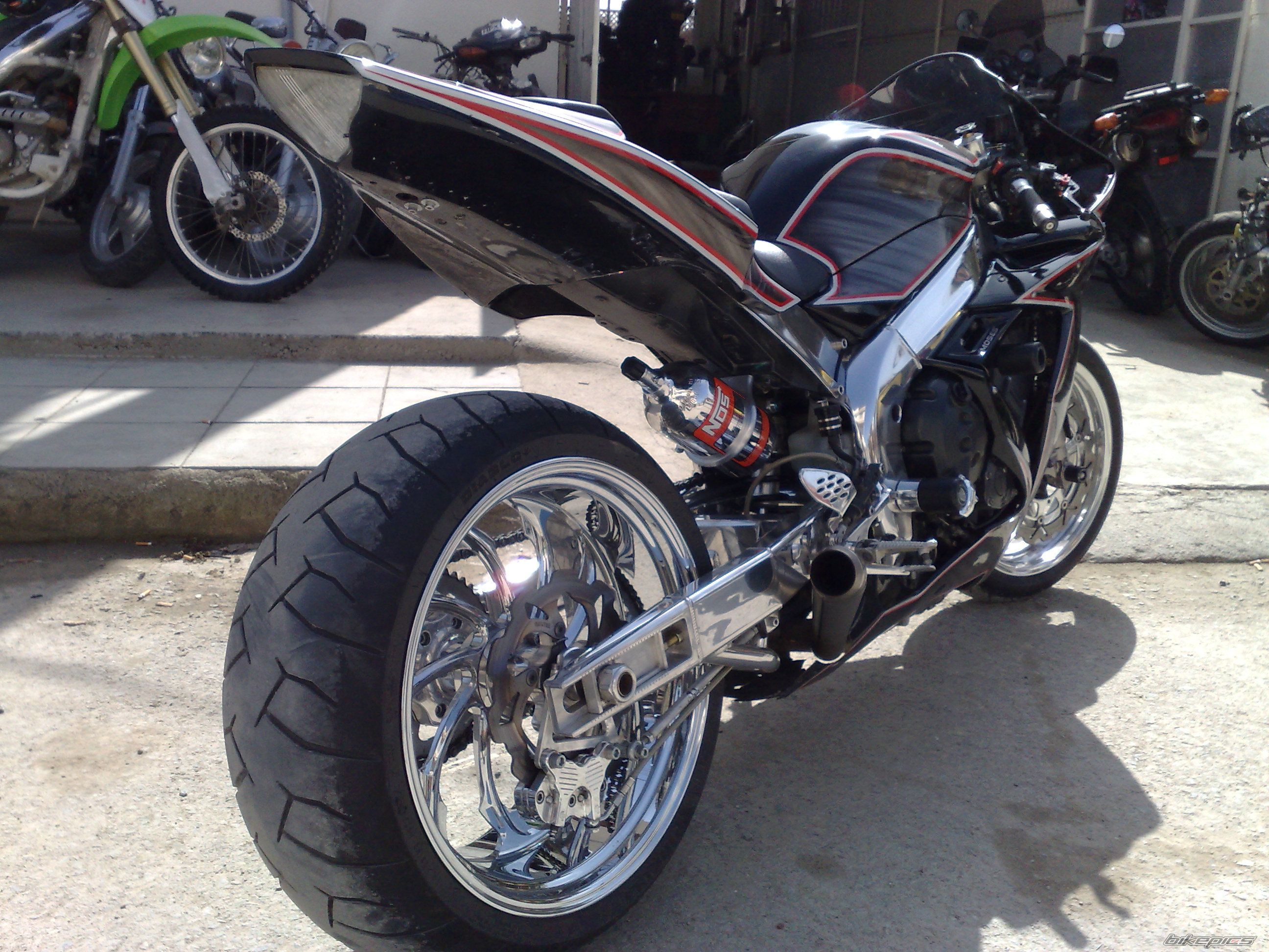 2005 YAMAHA YZF R1 | Picture 1595509 motorcycle photo
