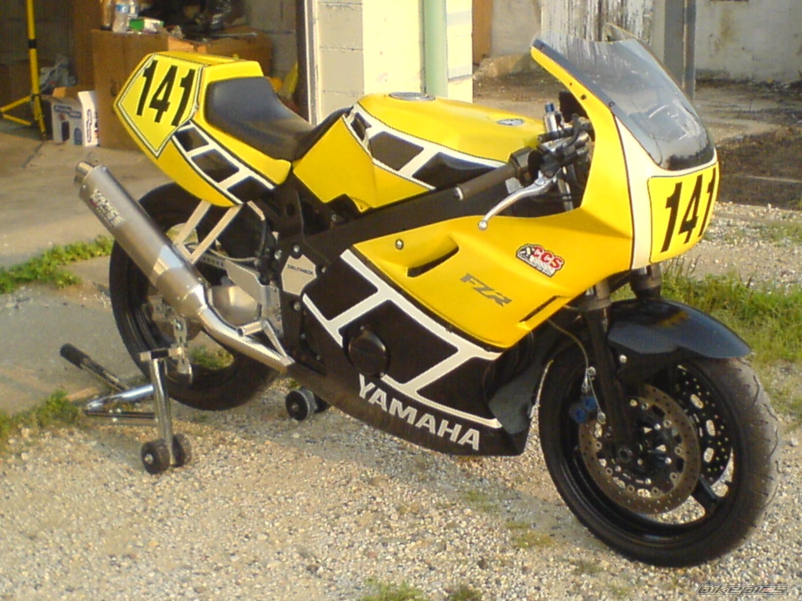 1990 YAMAHA FZR 400 | Picture 1595635 motorcycle photo
