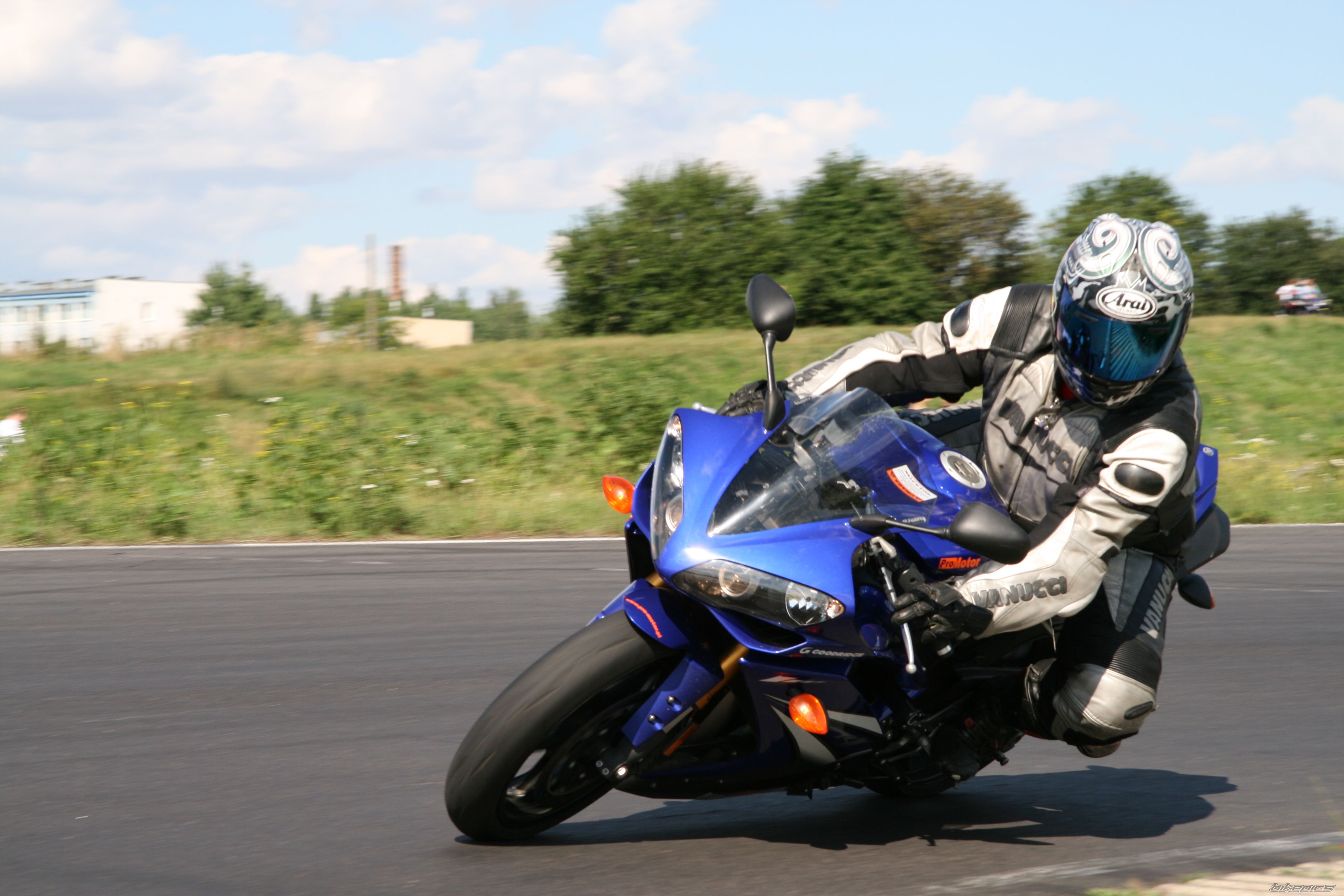 2007 YAMAHA YZF R1 | Picture 1595826 motorcycle photo