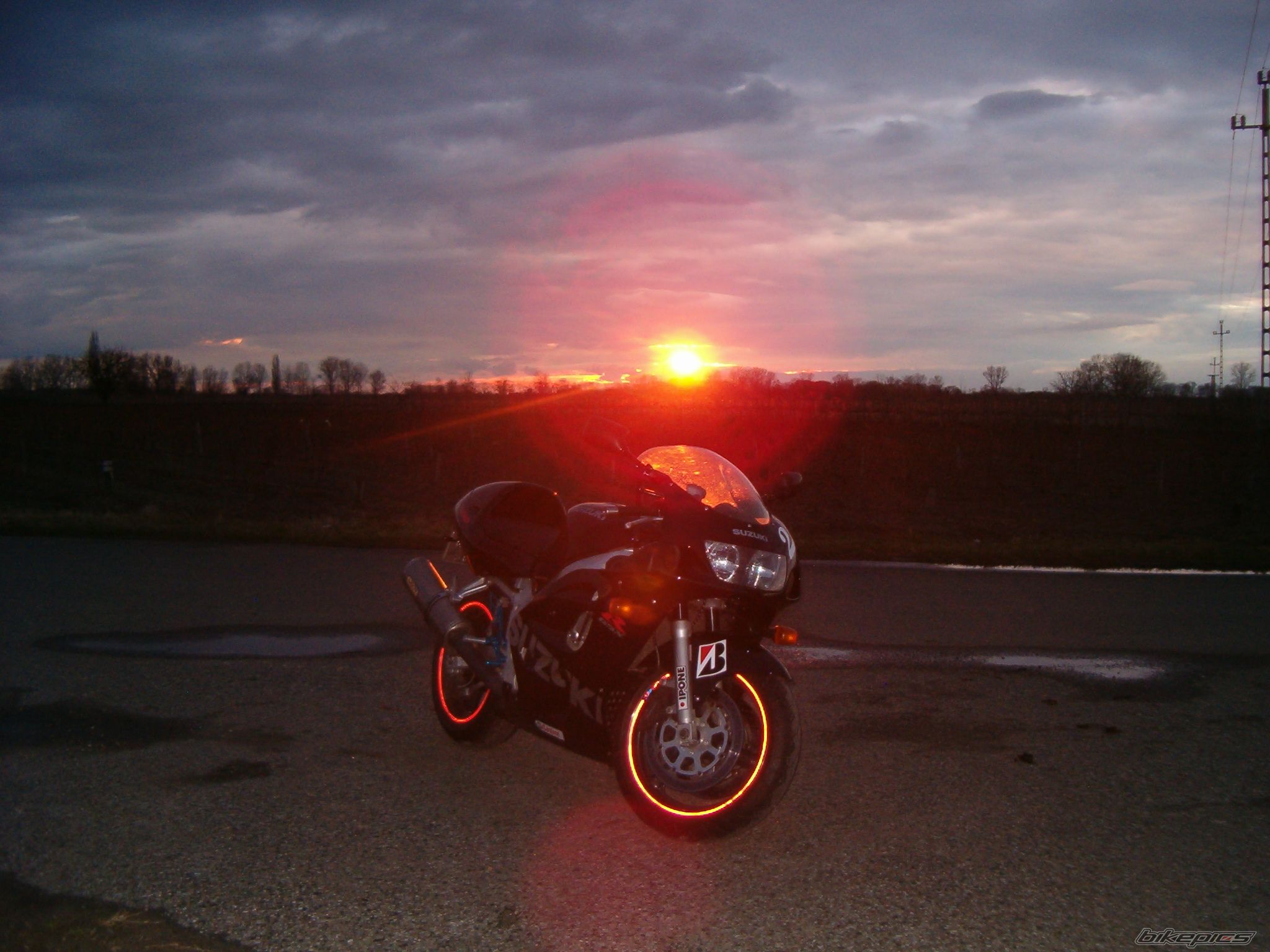 1999 SUZUKI GSX R 600 | Picture 1596559 motorcycle photo