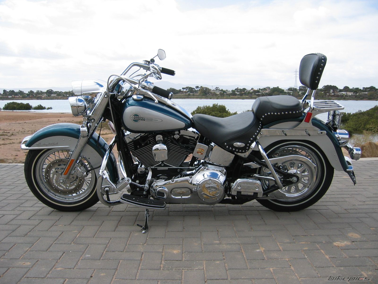 2004 HARLEY DAVIDSON FLSTC | Picture 1599996 motorcycle photo