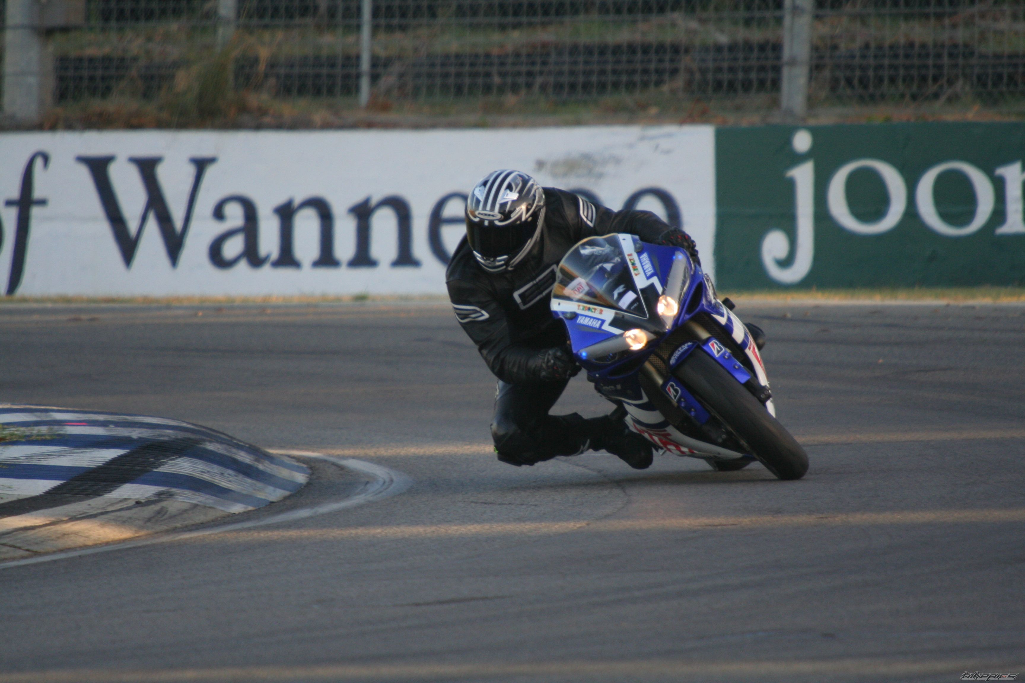 2004 YAMAHA YZF R1 | Picture 1603948 motorcycle photo