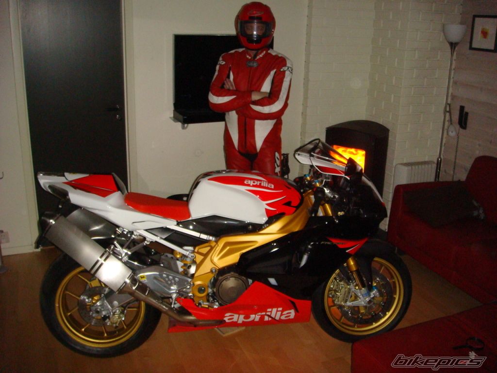 2008 APRILIA RSV MILLE FACTORY | Picture 1608680 motorcycle photo