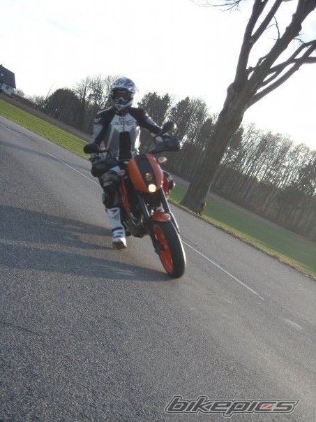 2007 KTM 640 DUKE | Picture 1610074 motorcycle photo