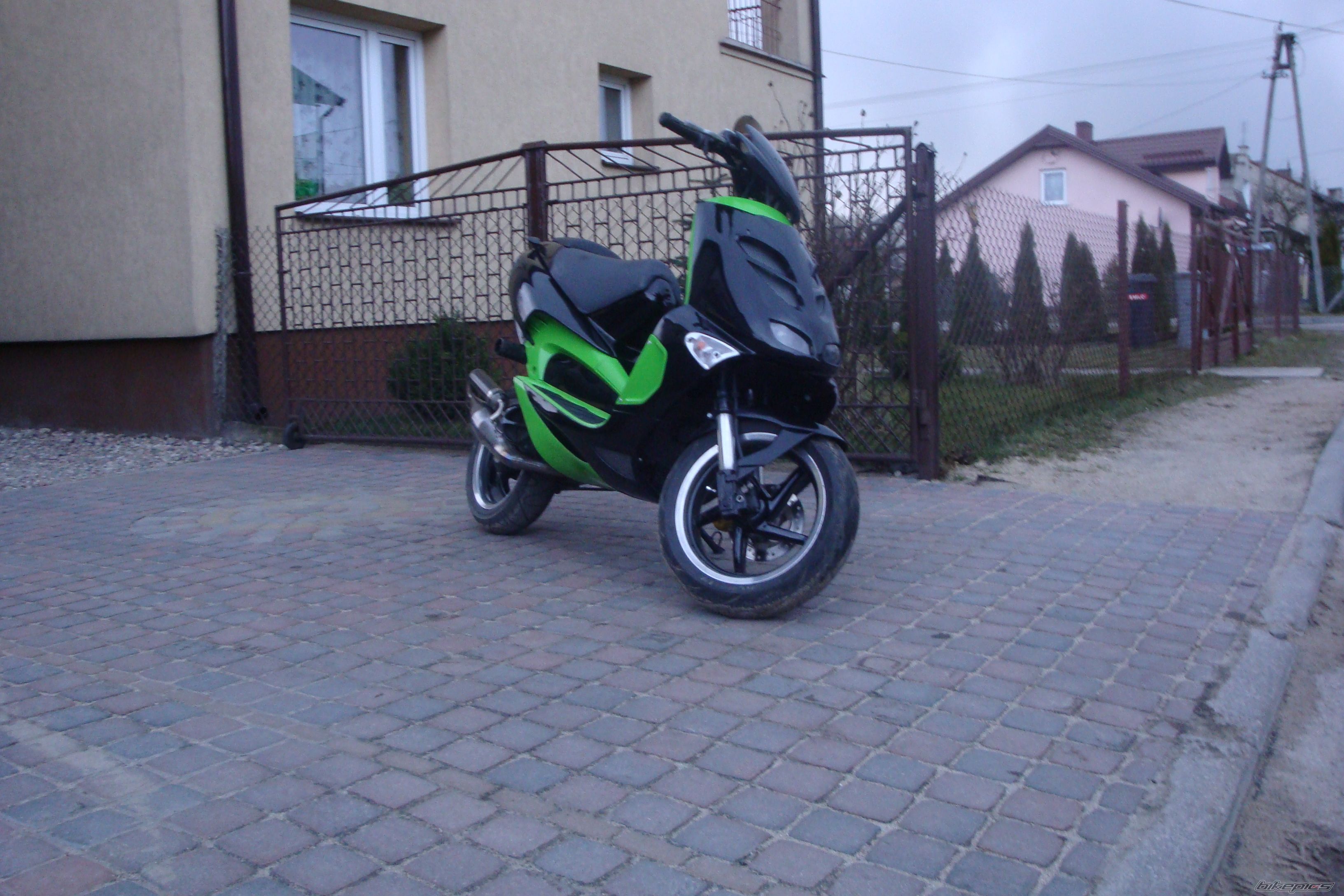 1999 APRILIA SR WWW 50 | Picture 1610322 motorcycle photo