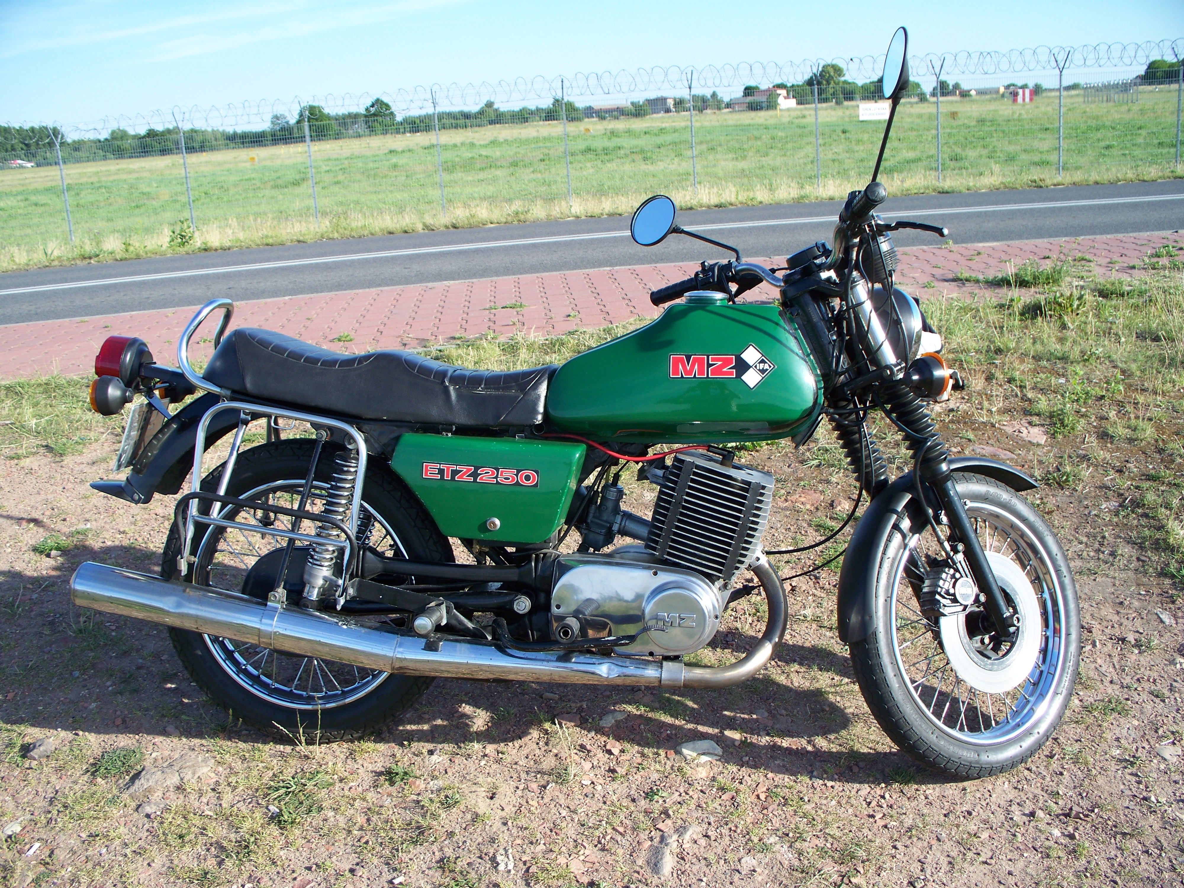 1984 MZ ETZ 250 | Picture 1612955 motorcycle photo