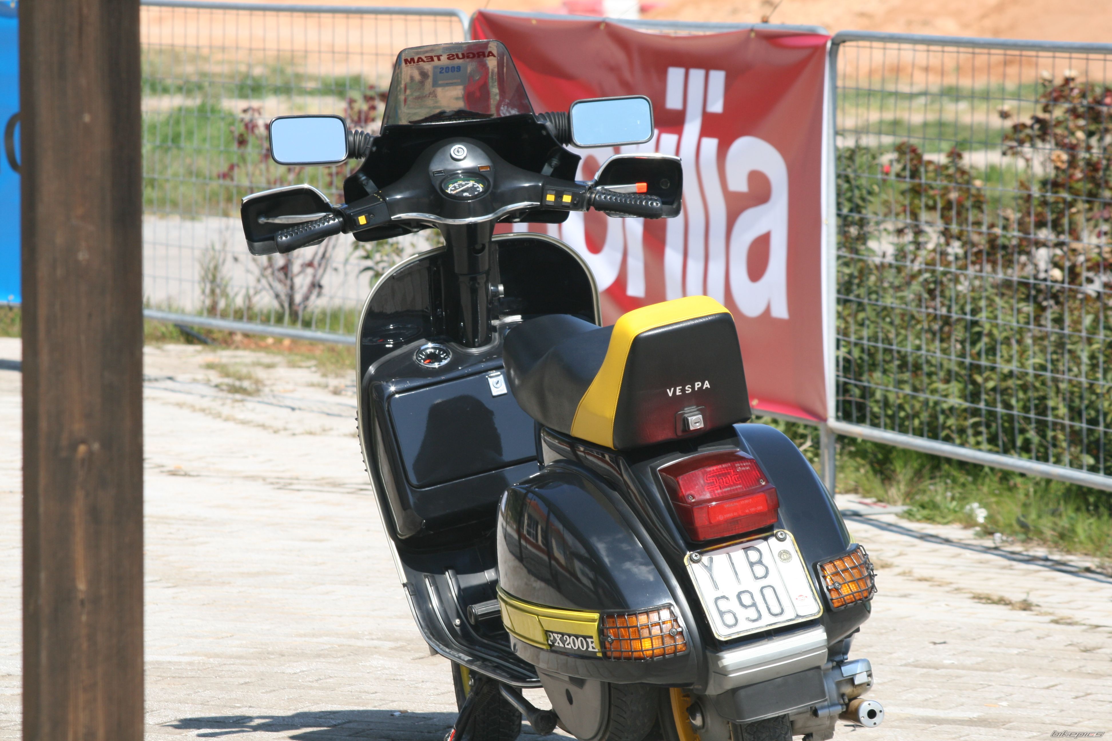 1985 VESPA PX 200 | Picture 1615396 motorcycle photo