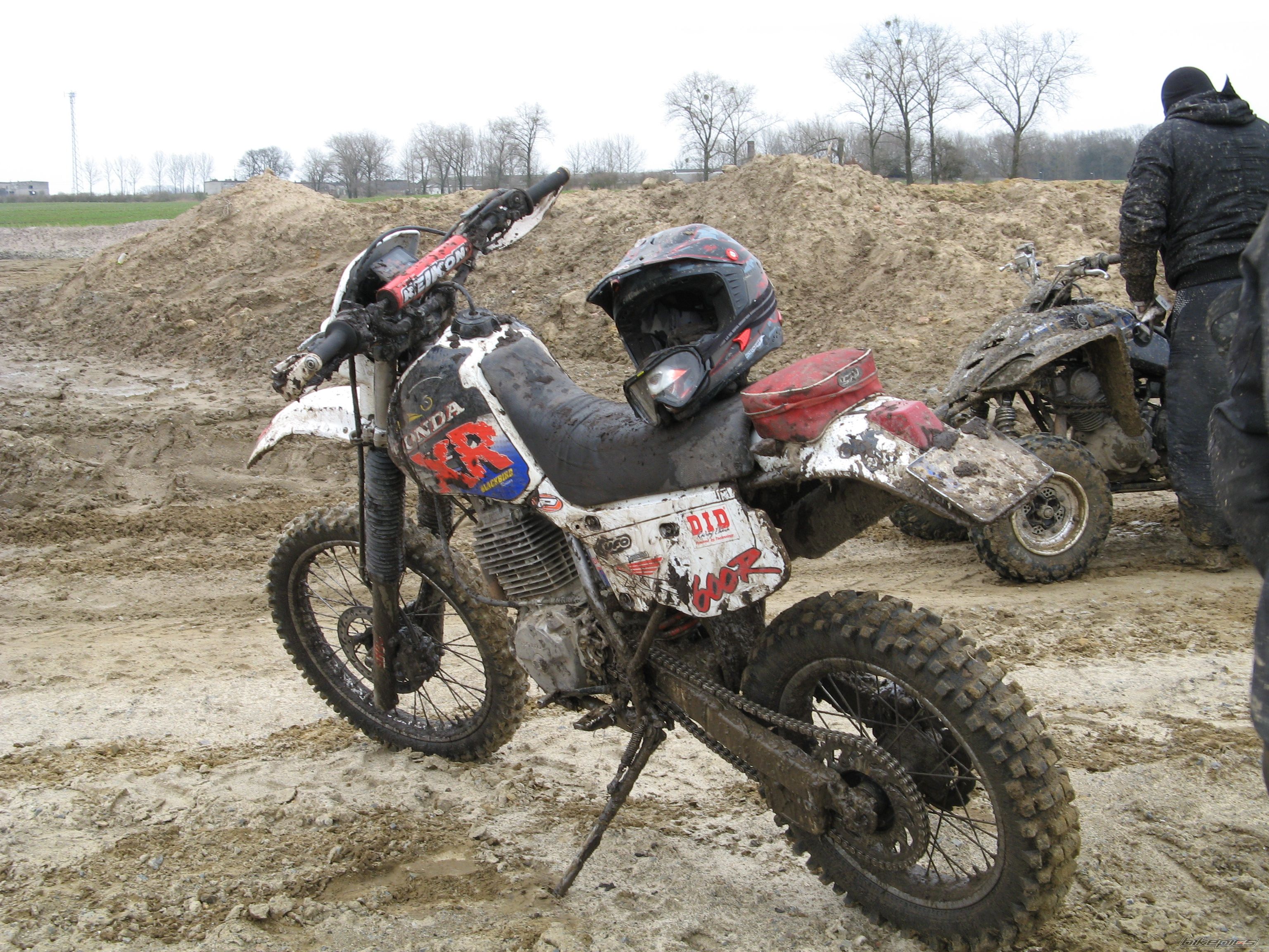 1994 HONDA XR 600 | Picture 1616395 motorcycle photo