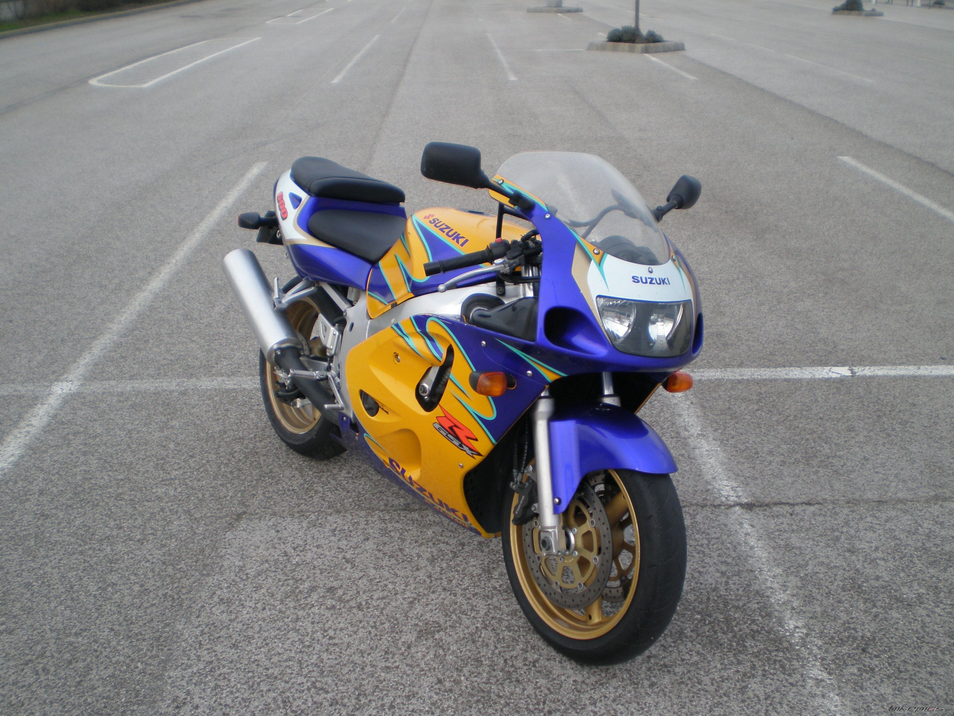 2000 SUZUKI GSX R 600 | Picture 1619749 motorcycle photo