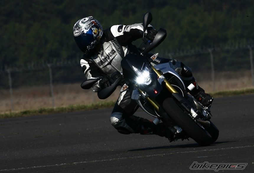 2009 APRILIA SMV 750 DORSODURO | Picture 1626064 motorcycle photo