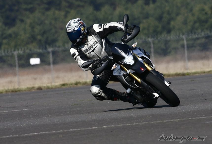 2009 APRILIA SMV 750 DORSODURO | Picture 1626065 motorcycle photo