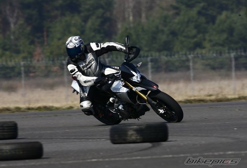 2009 APRILIA SMV 750 DORSODURO | Picture 1626068 motorcycle photo
