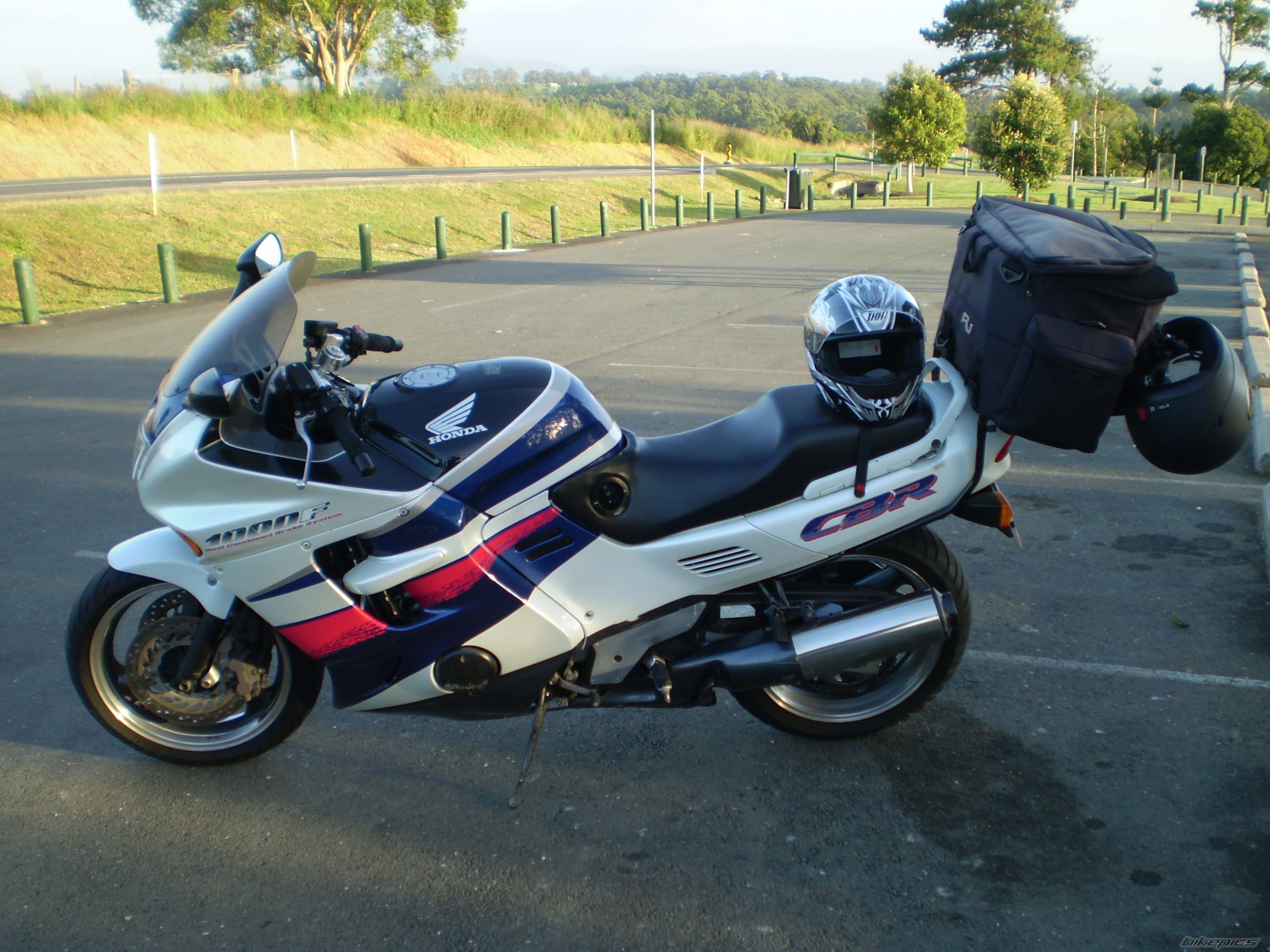 1993 HONDA CBR 1000 F | Picture 1630339 motorcycle photo