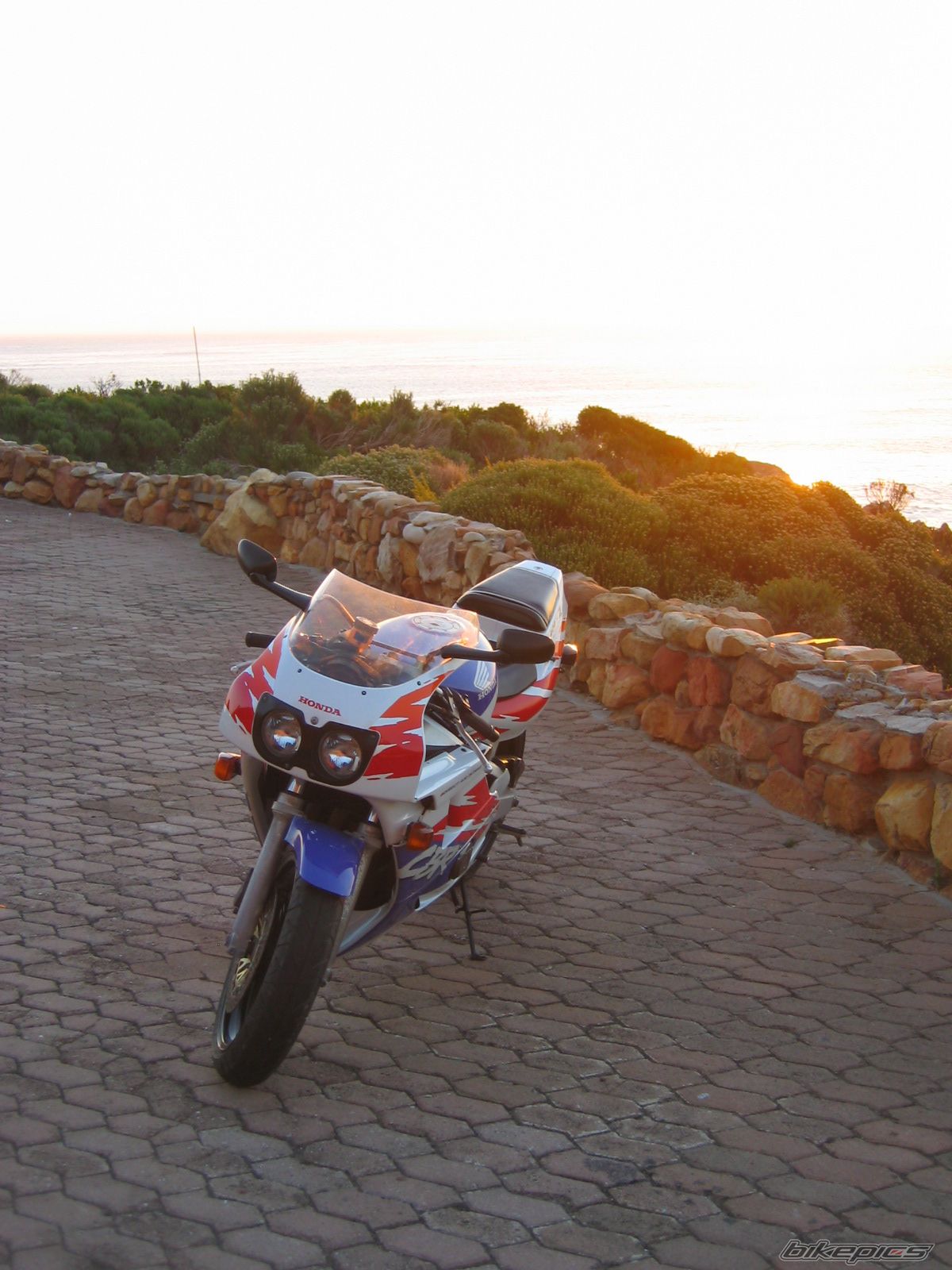 1993 HONDA CBR 400 | Picture 1631158 motorcycle photo