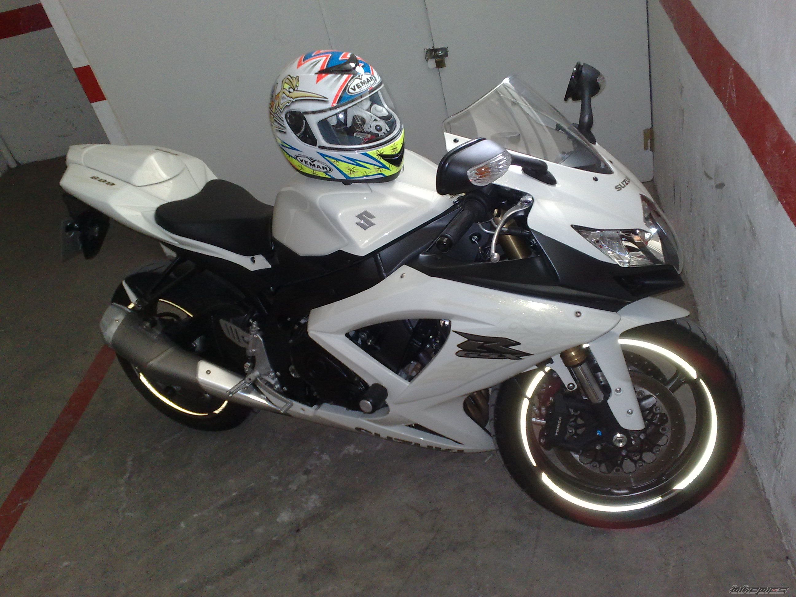 2009 SUZUKI GSX R 600 | Picture 1634676 motorcycle photo