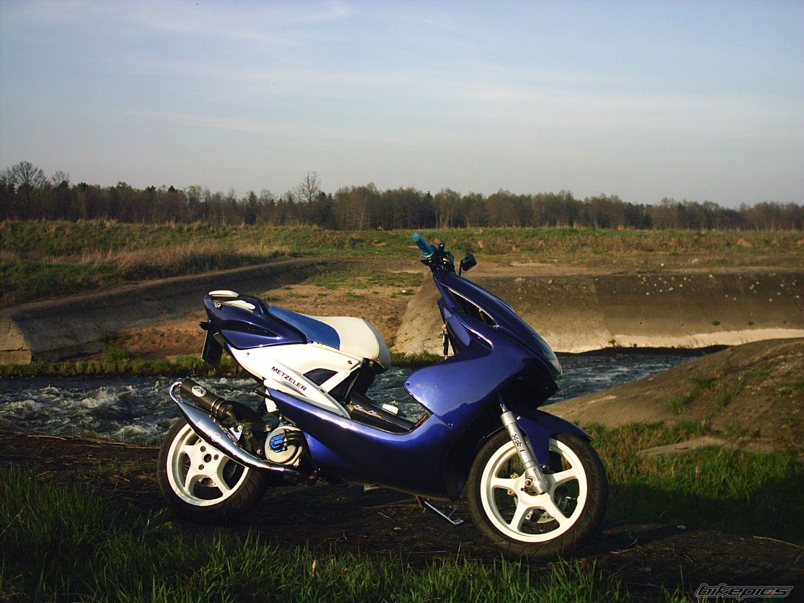 2009 YAMAHA AEROX 50 | Picture 1635260 motorcycle photo