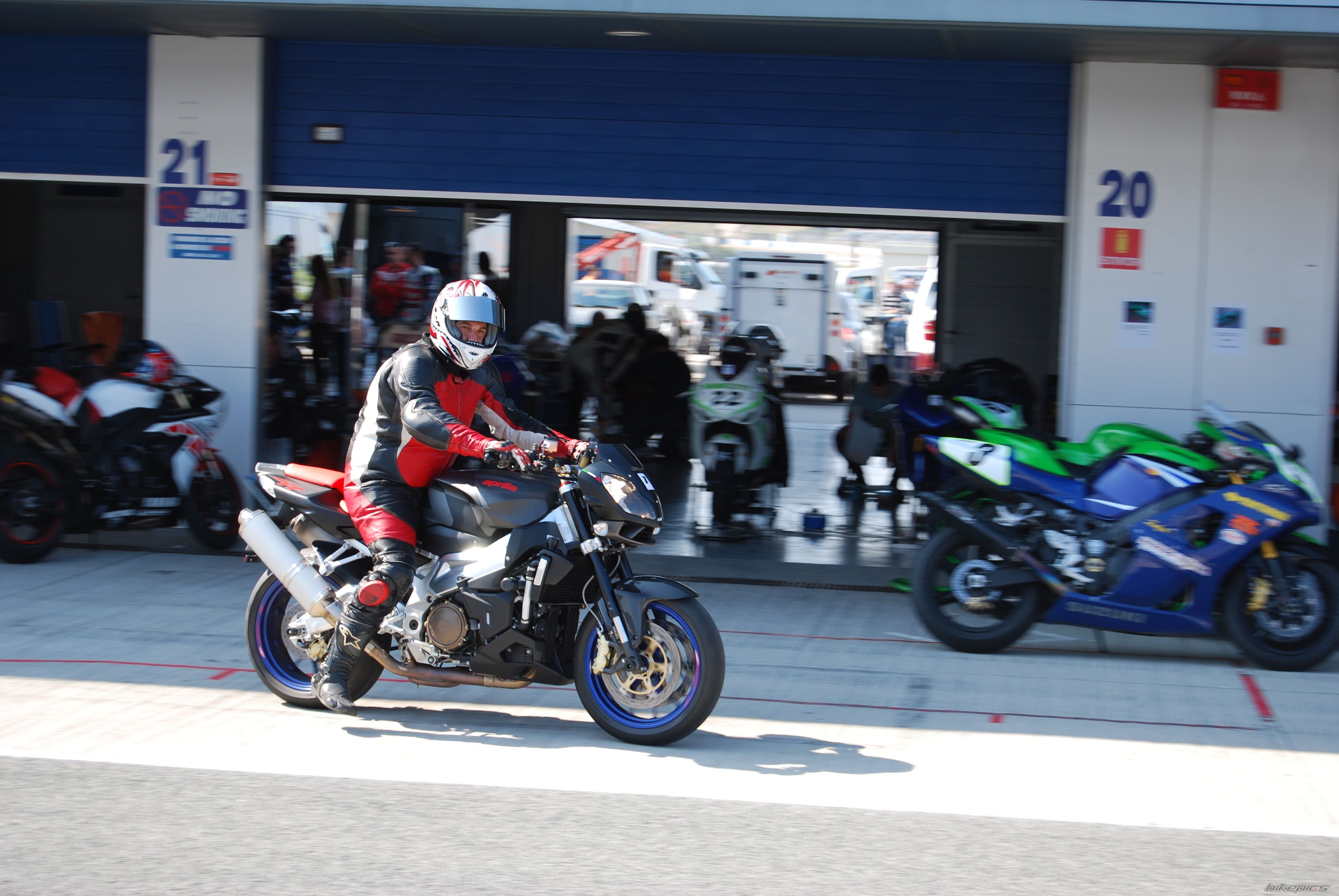 2008 APRILIA RSV MILLE TUONO | Picture 1637614 motorcycle photo