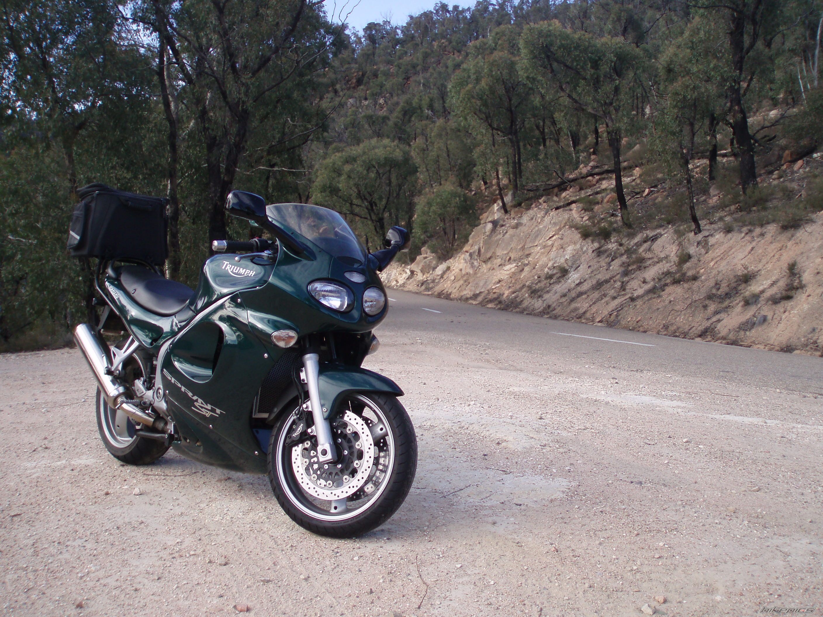 2001 TRIUMPH SPRINT ST | Picture 1637690 motorcycle photo